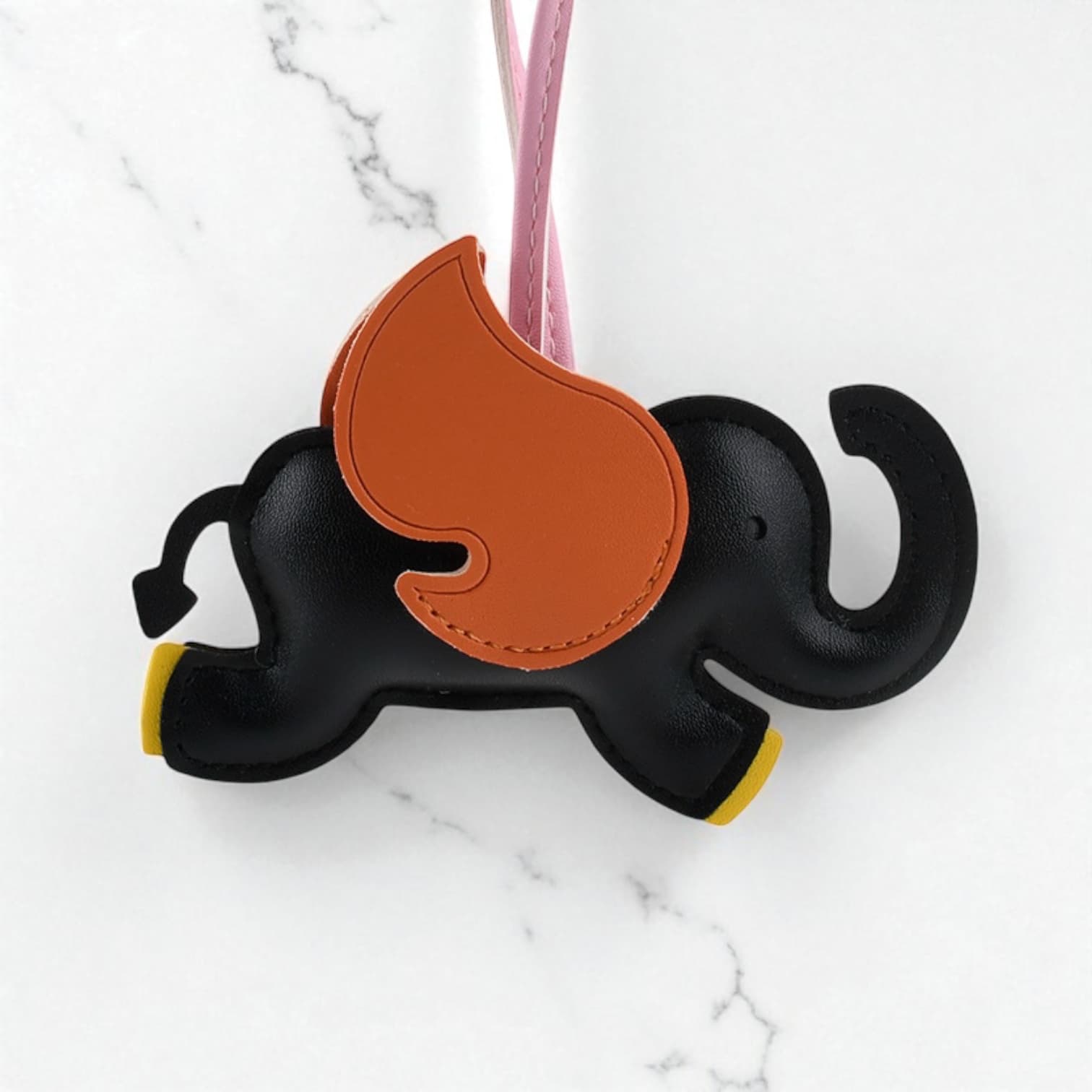 033 ウィングエレファントチャーム ブラック / ポップな配色が可愛いゾウモチーフのバッグチャーム / ルビリア