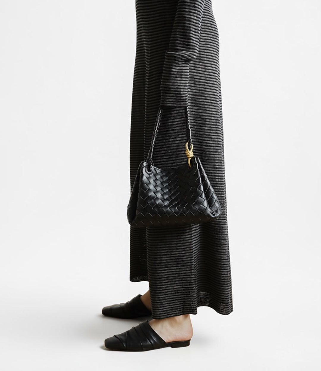 本革編み込みミルトート BLACK 軽量で普段使いしやすいイントレチャートバッグ　| LUVILIA ルビリア