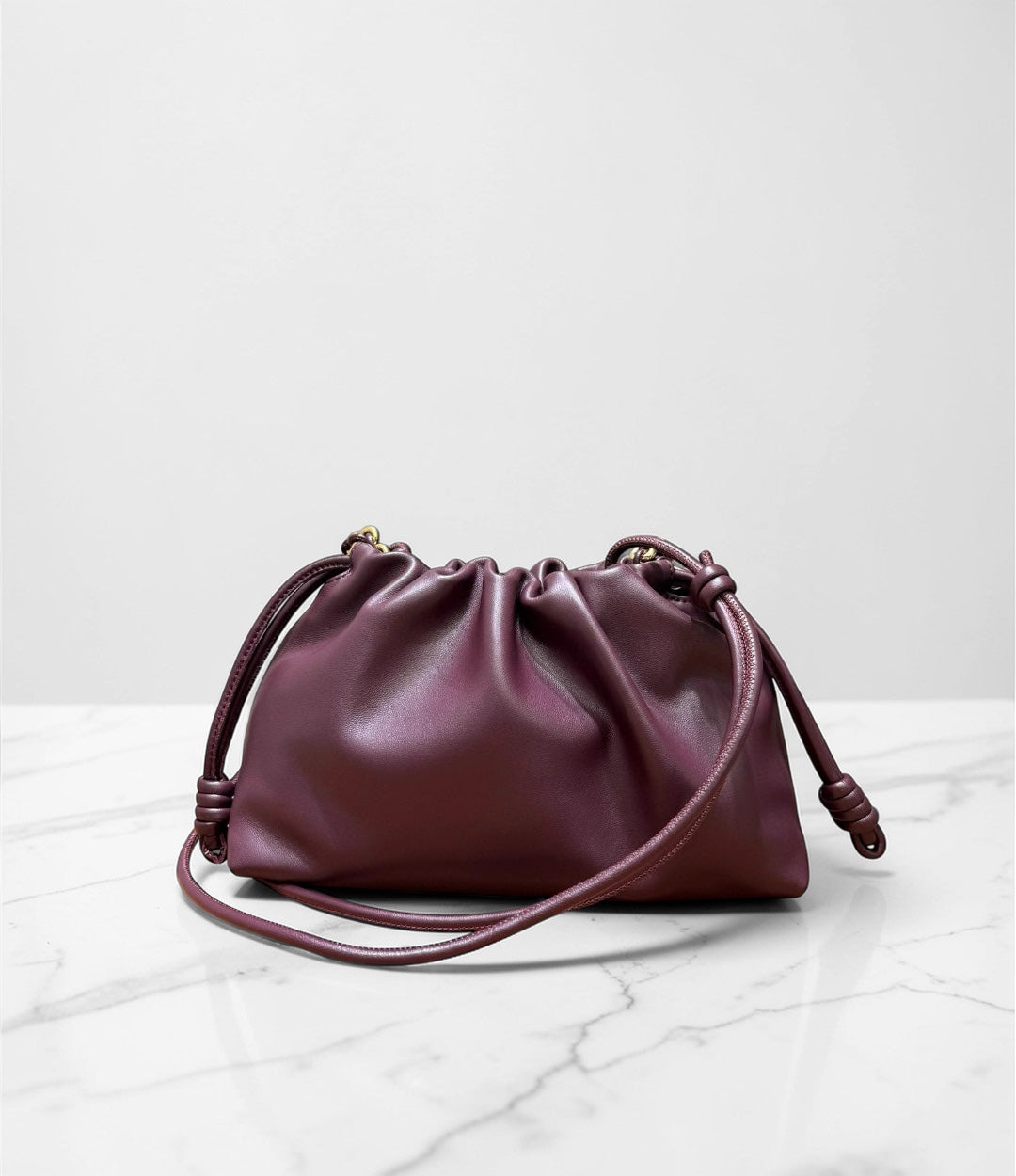 585牛革巾着チェーンHDバッグ