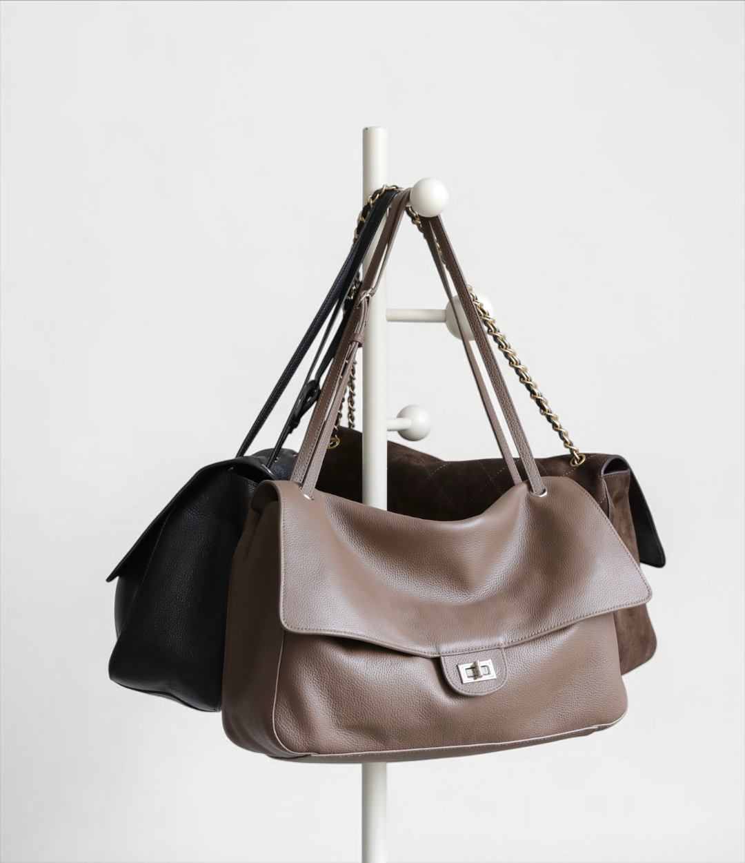 629 牛革A4フラップショルダーバッグ BLACK・BEIGE｜大人の通勤バッグ2色展開