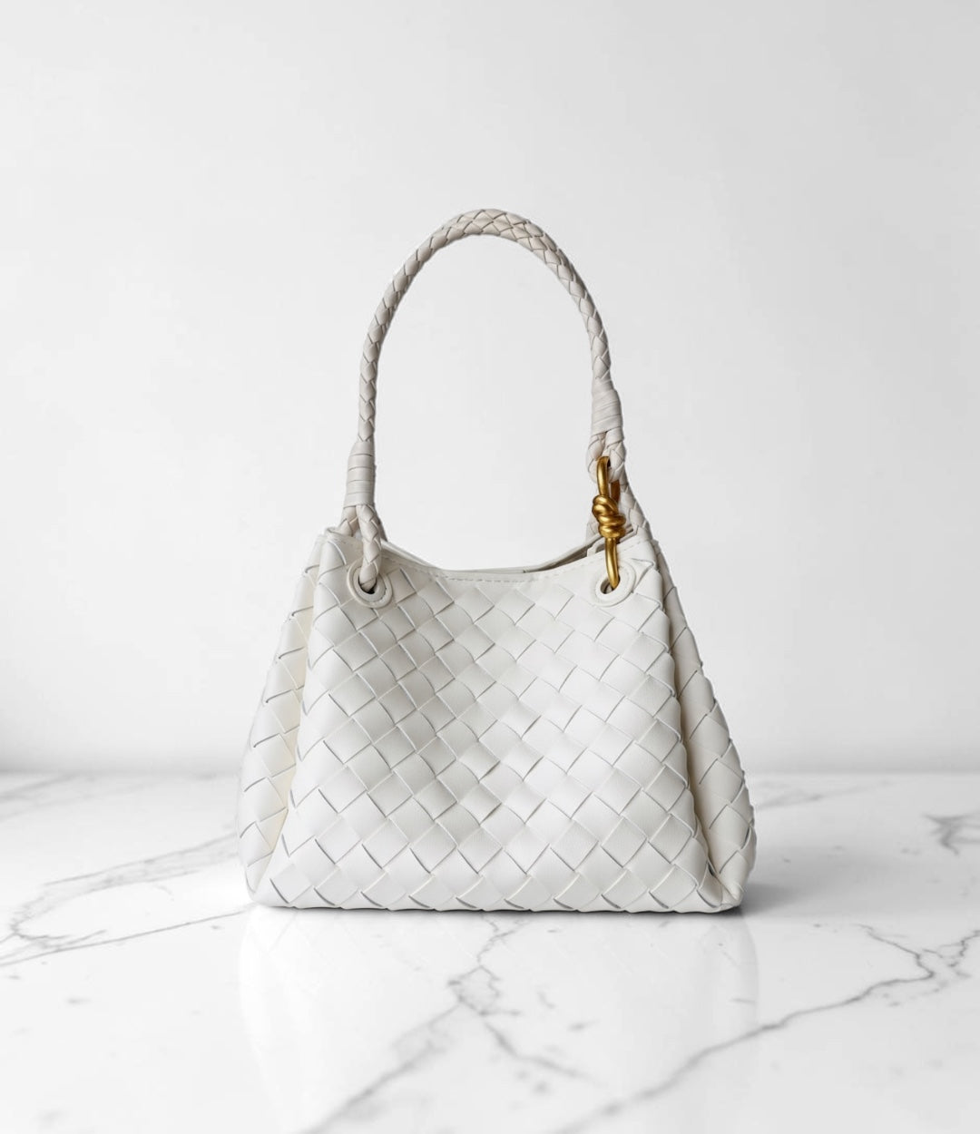 本革編み込みミルトート WHITE 軽量で普段使いしやすいイントレチャートバッグ　| LUVILIA ルビリア