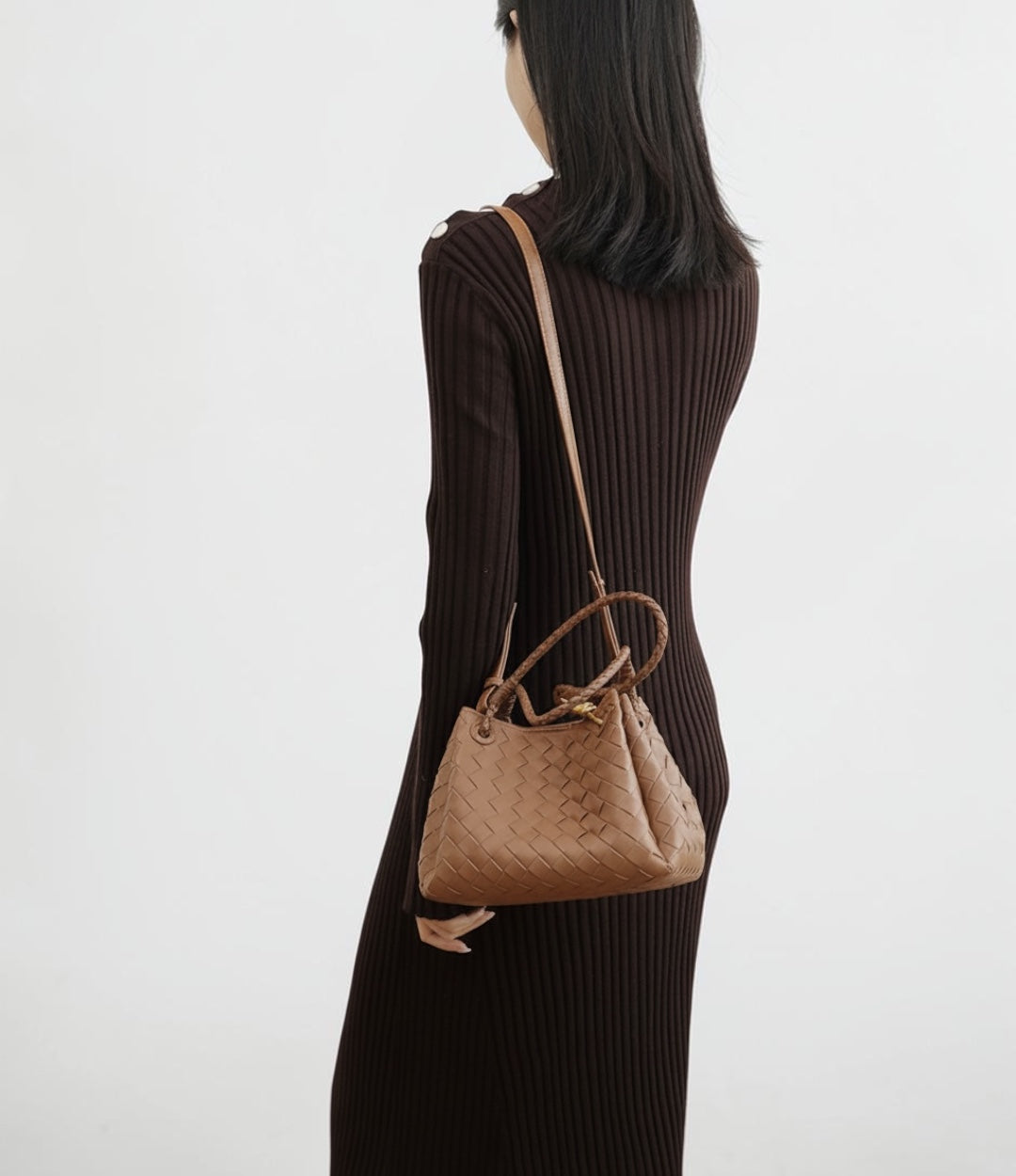 本革編み込みミルトート BROWN 軽量で普段使いしやすいイントレチャートバッグ　| LUVILIA ルビリア