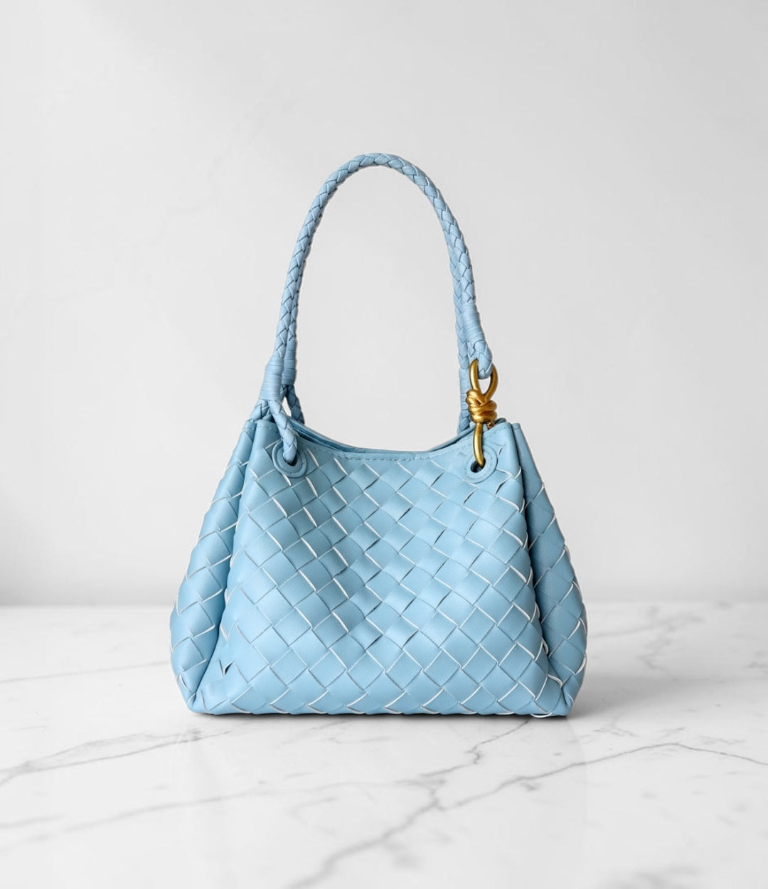 本革編み込みミルトート BLUE 軽量で普段使いしやすいイントレチャートバッグ　| LUVILIA ルビリア