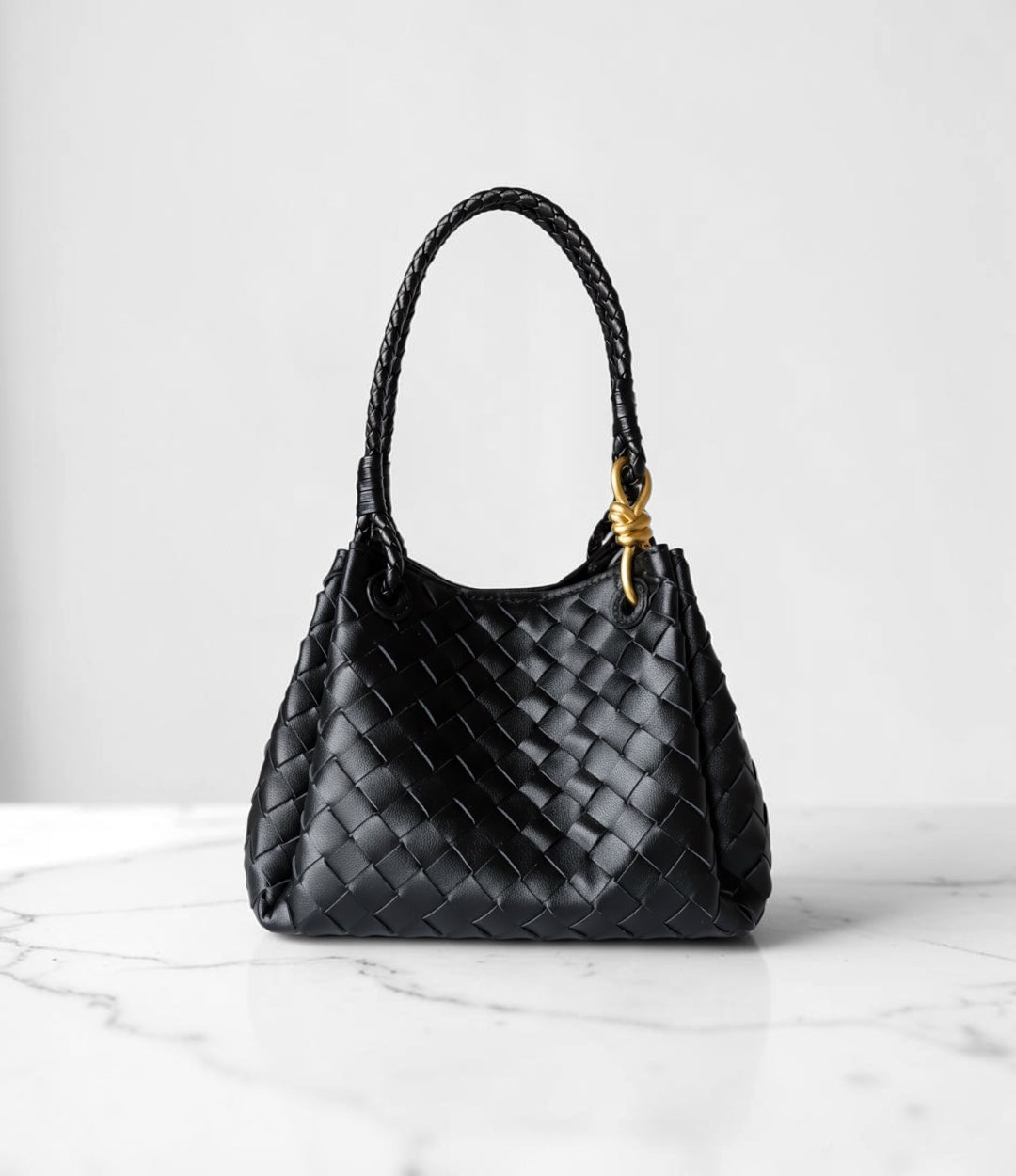 本革編み込みミルトート BLACK 軽量で普段使いしやすいイントレチャートバッグ　| LUVILIA ルビリア