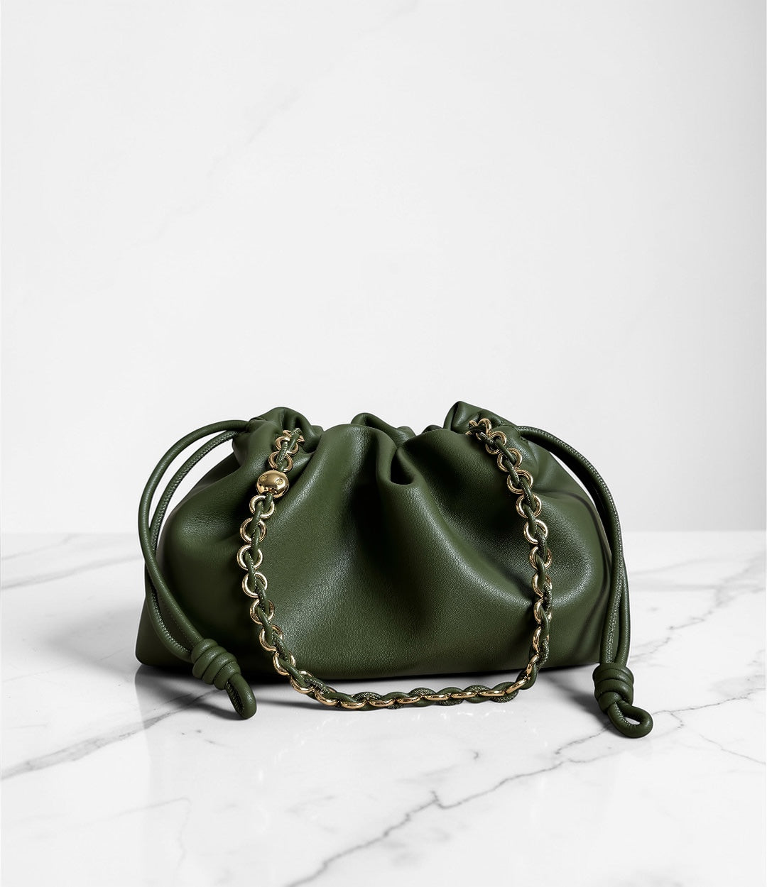 585牛革巾着チェーンHDバッグ