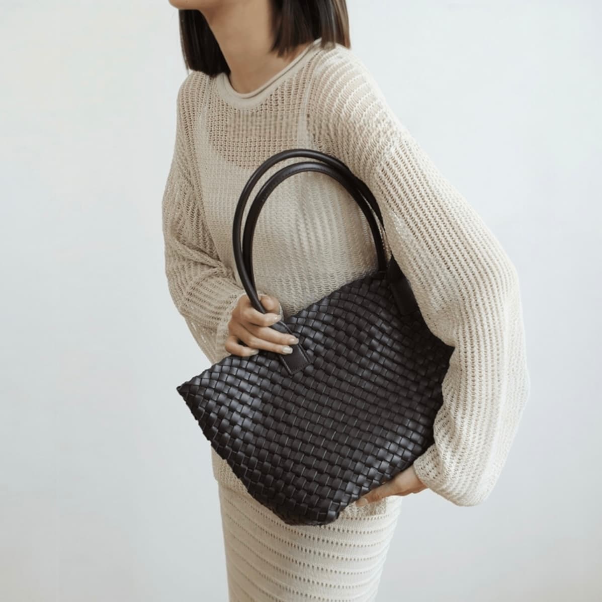 467 本革ICラージトート BLACK 大容量 A4対応 編み込み 通勤バッグ　LUVILIA