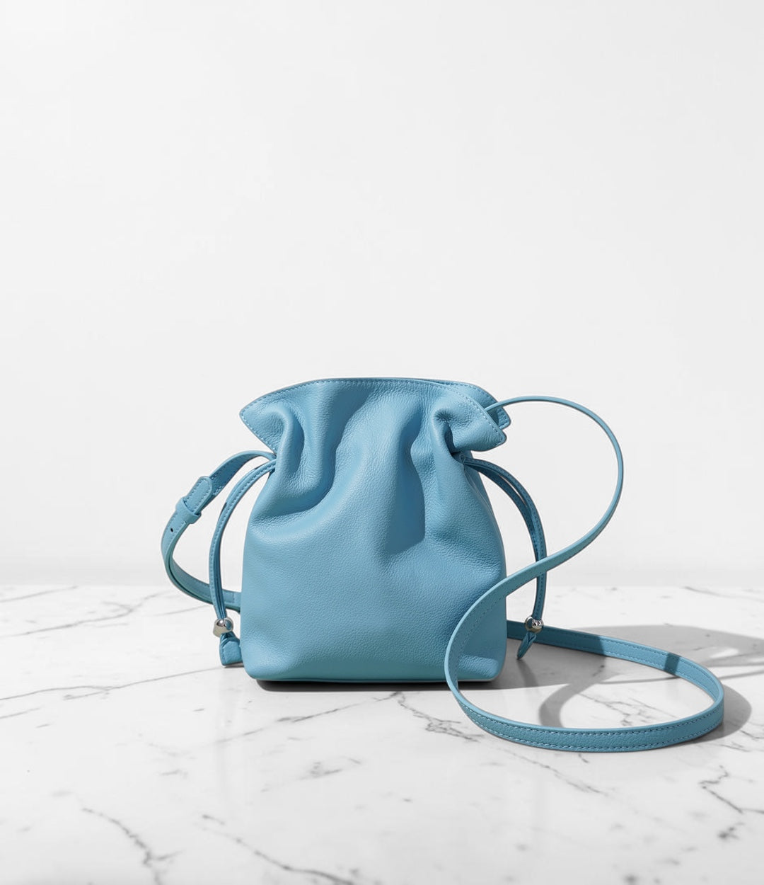 590 牛革巾着ミニショルダーバッグ