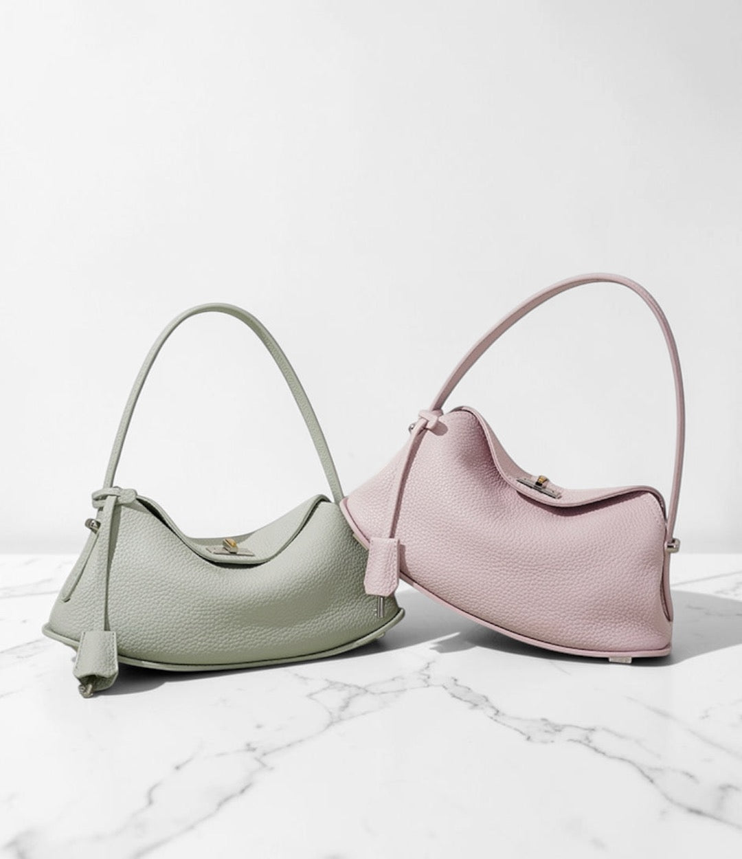 本革メタルバックルFLバッグ ピンク&グリーン 斜め掛けできる上品2WAYバッグ　ルビリア　LUVILIA