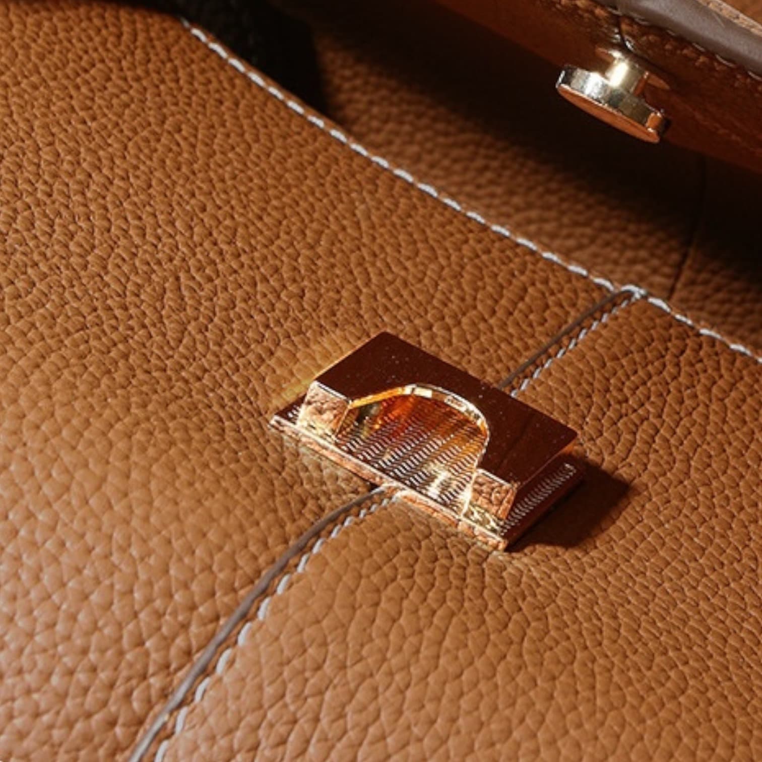 570牛革トップハンドルフラップバッグ