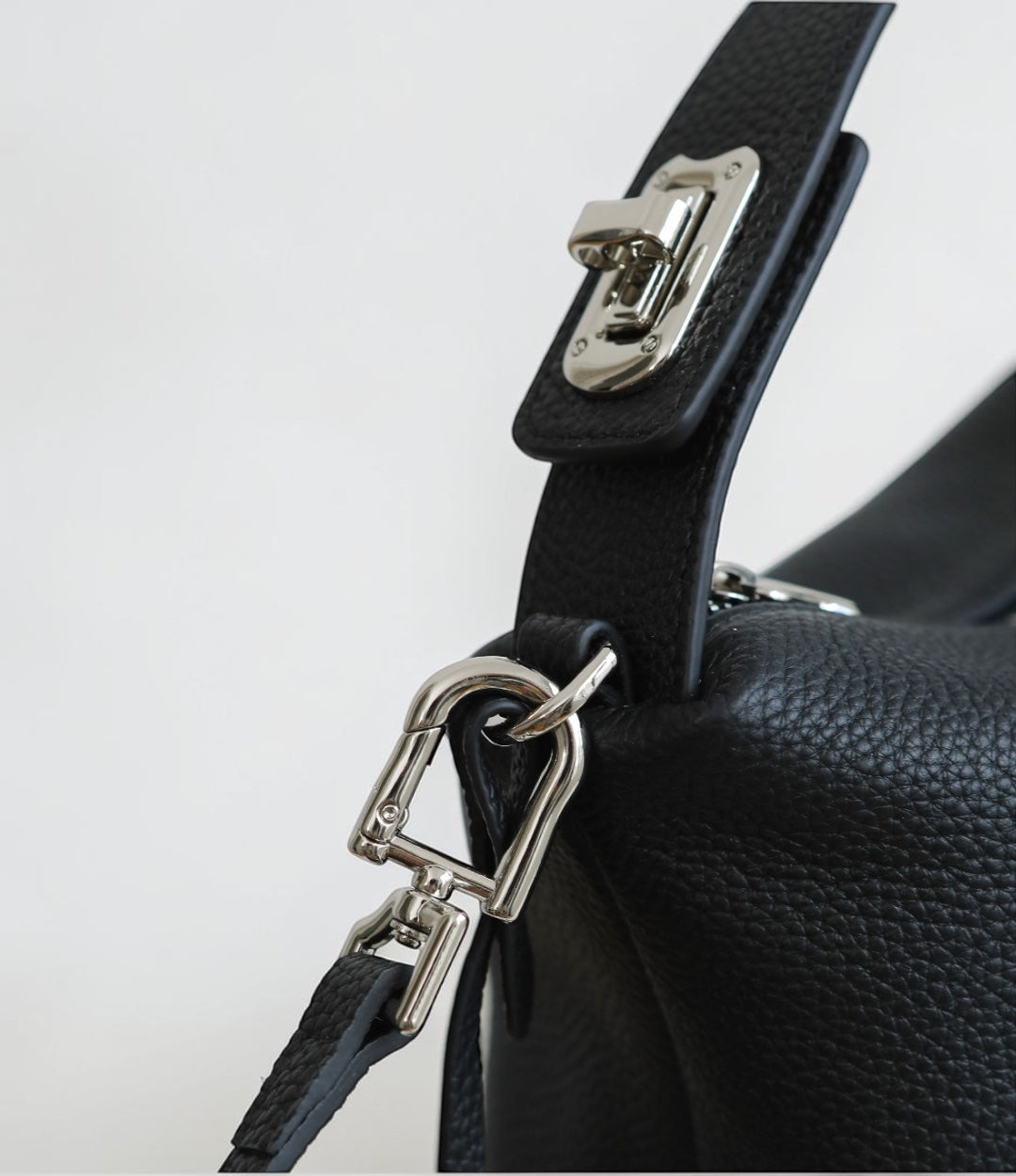 本革ナチュラルクリーブバッグ / BLACK /上品見えのシルバー金具 | 2種類のショルダー付きで使い分けできる上品バッグ | LUVILIA ルビリア