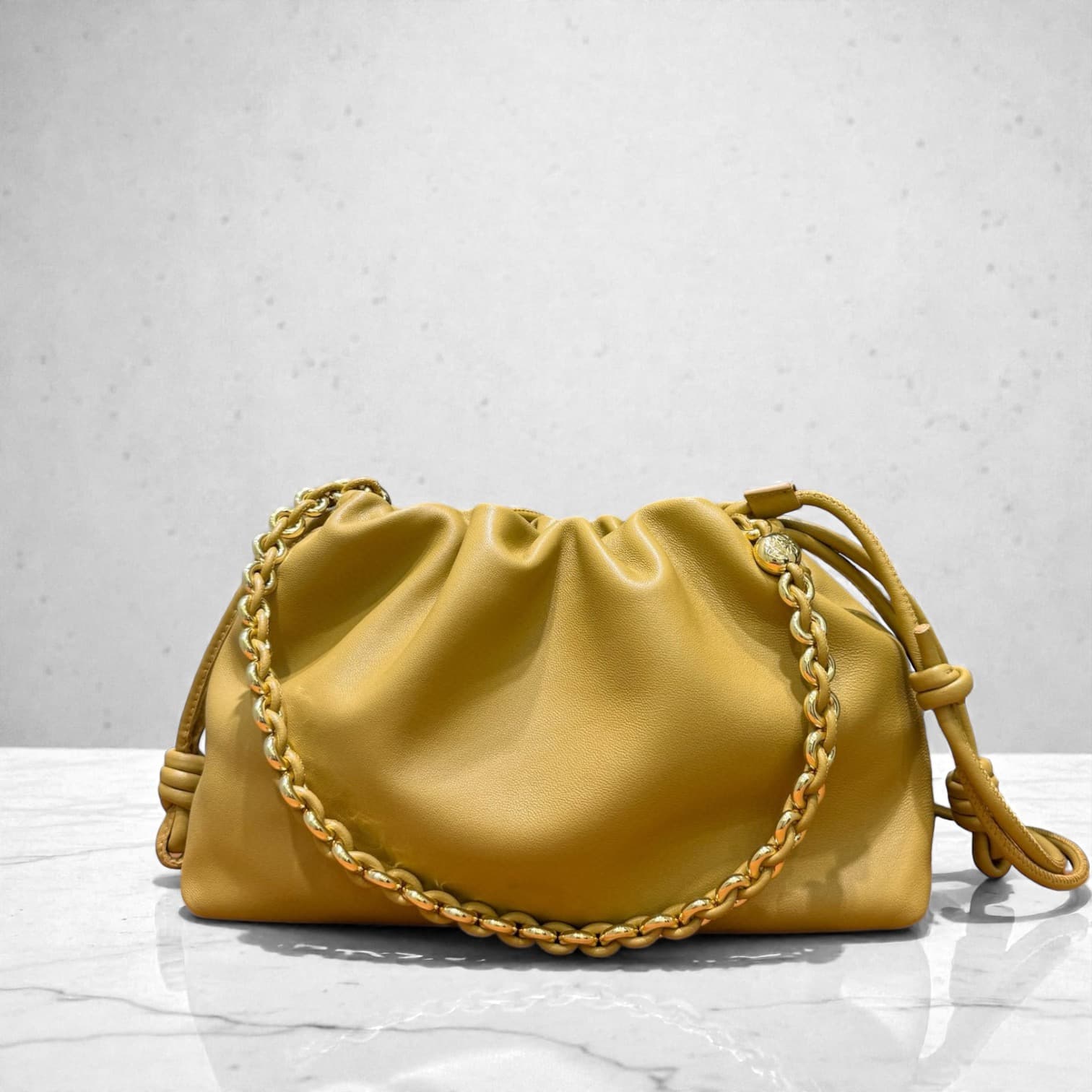 585 本革巾着チェーンTOPハンドルバッグ YELLOW｜きれいめコーデが華やぐチェーン巾着　ルビリア