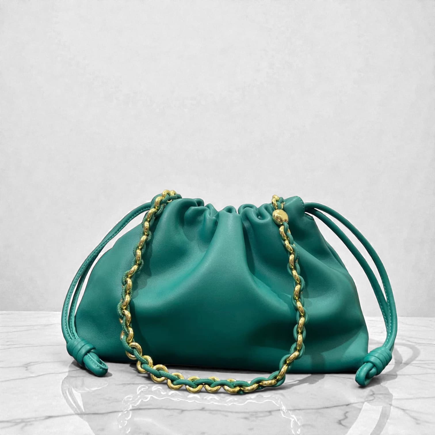 585 本革巾着チェーンTOPハンドルバッグ L.GREEN｜きれいめコーデが華やぐチェーン巾着　ルビリア