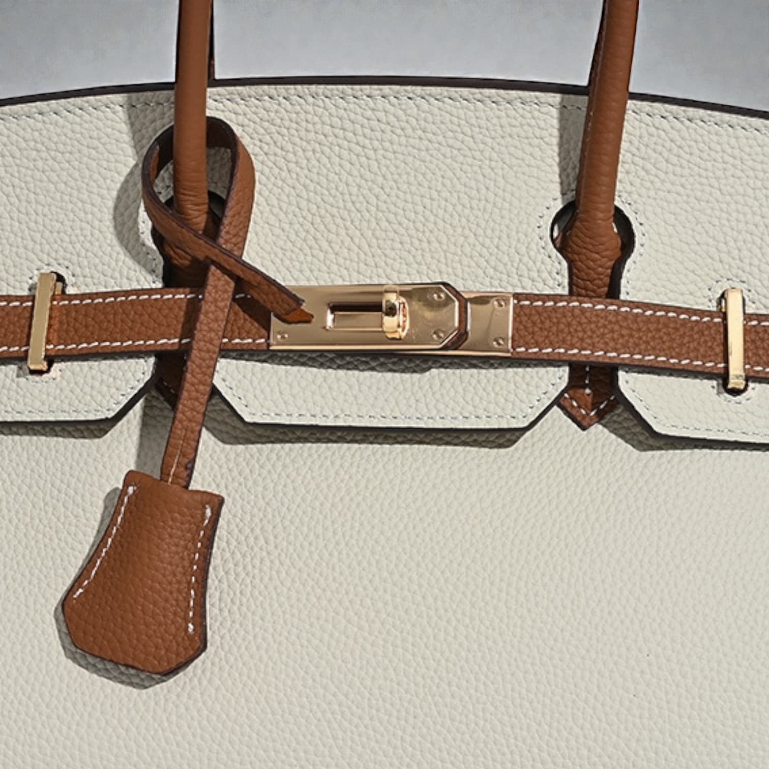 582 本革フロントベルトE&Wバッグ WHITE×BROWN ゴールド金具 通勤・セレモニー対応　ルビリア