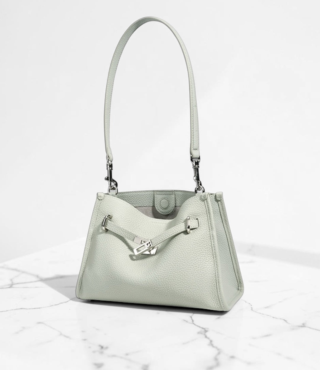 601牛革スクエアーFBショルダーバッグ