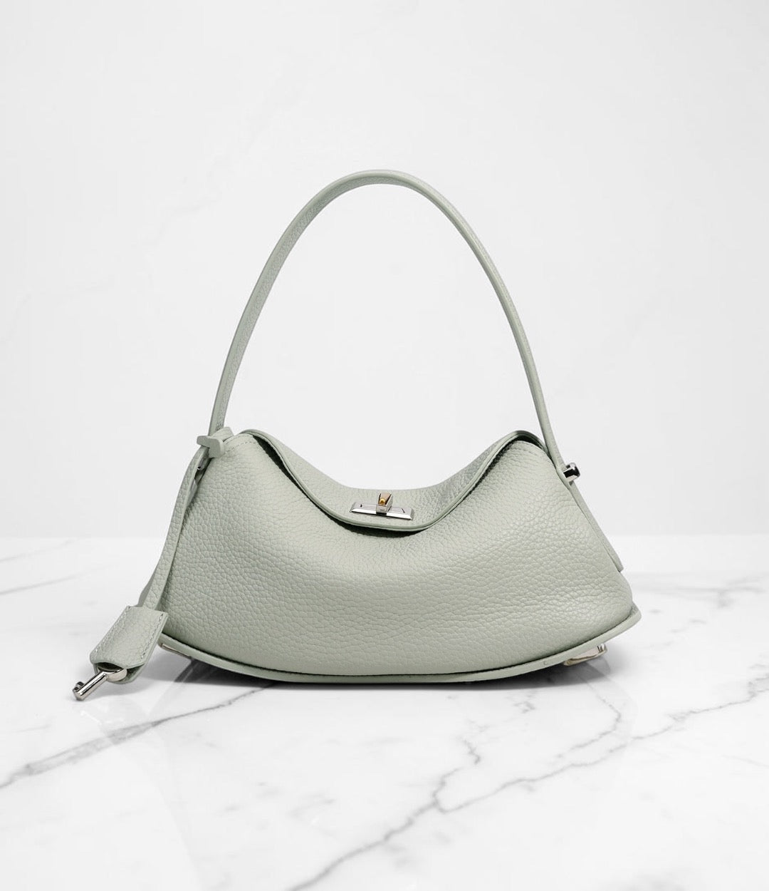 本革メタルバックルFLバッグ L.GREEN  斜め掛けできる上品2WAYバッグ　ルビリア　LUVILIA