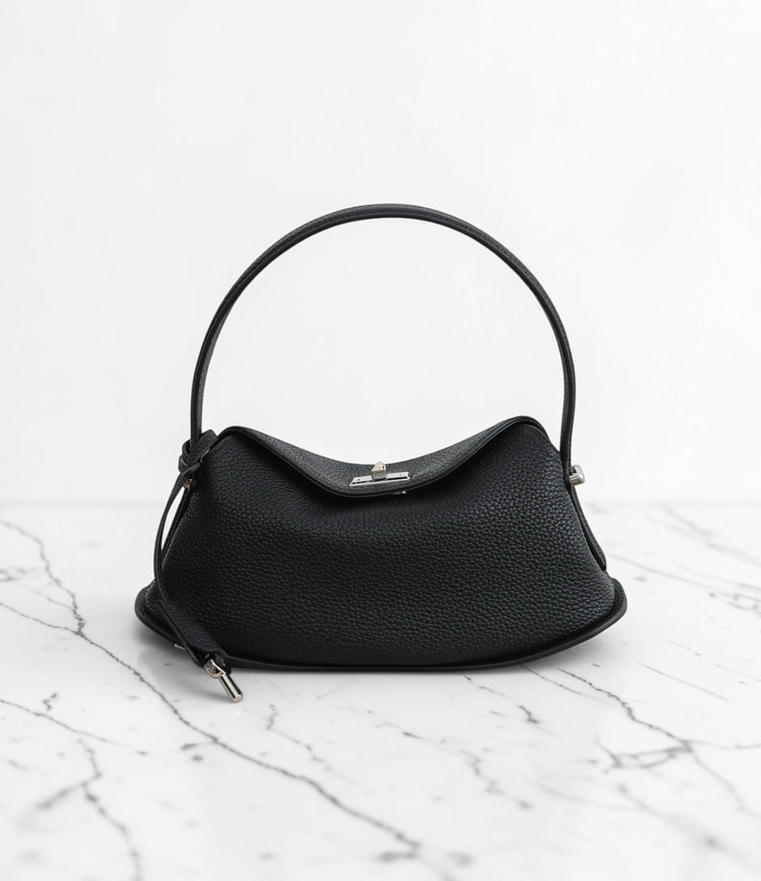 本革メタルバックルFLバッグ BLACK  斜め掛けできる上品2WAYバッグ　ルビリア　LUVILIA