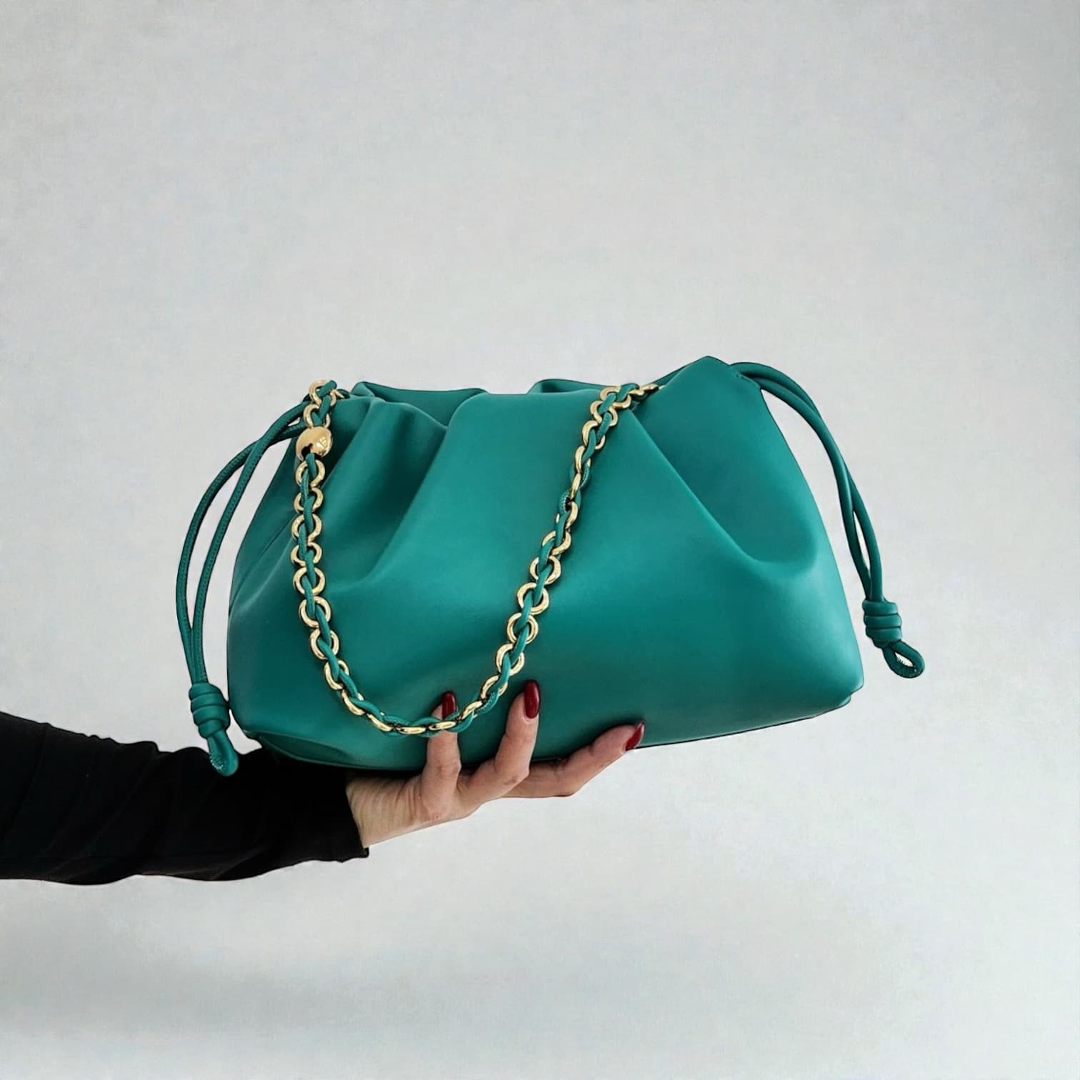 585 本革巾着チェーンTOPハンドルバッグ L.GREEN｜きれいめコーデが華やぐチェーン巾着　ルビリア