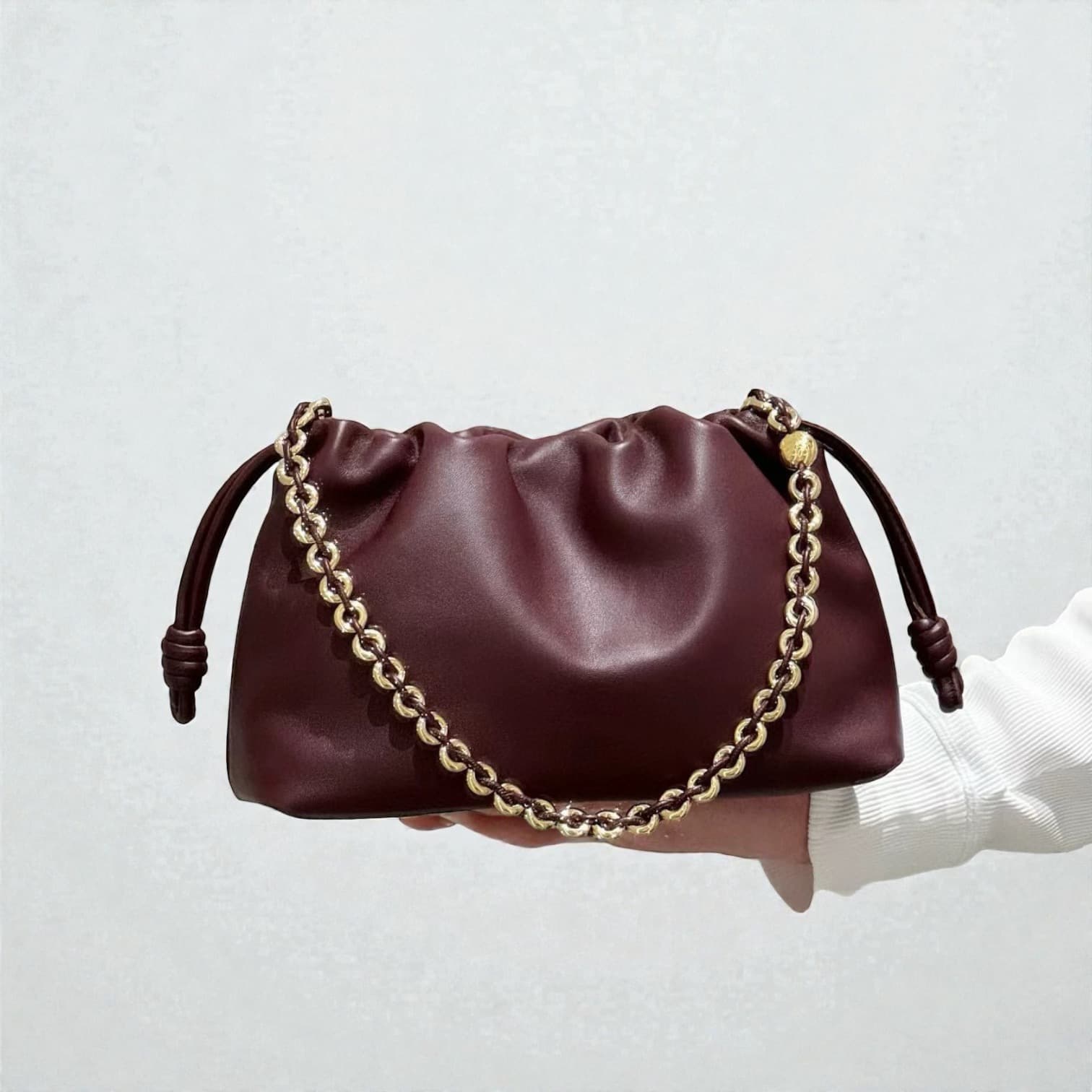 585 本革巾着チェーンTOPハンドルバッグ WINE｜きれいめコーデが華やぐチェーン巾着　ルビリア