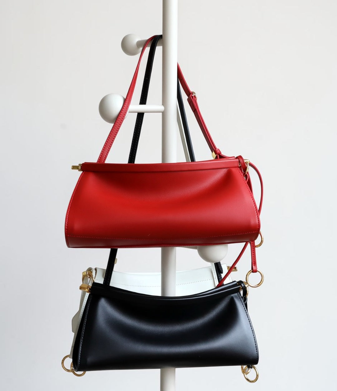 本革NAフレンチバッグ 艶のある牛革が高見えする上品ショルダーバッグ