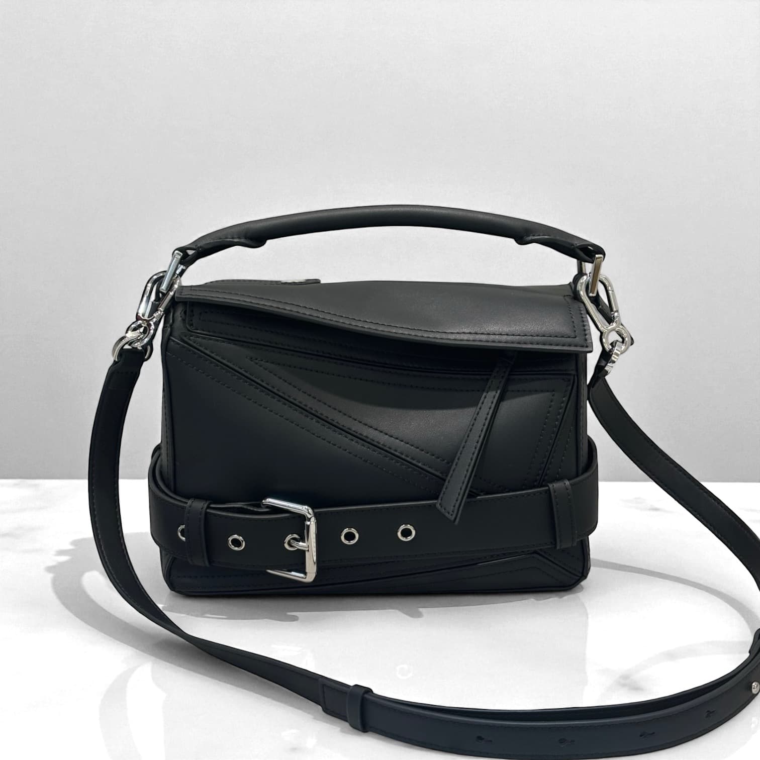 522 本革RBパズルバッグ ブラック / フロントベルト付き ショルダーバッグ　ルビリア