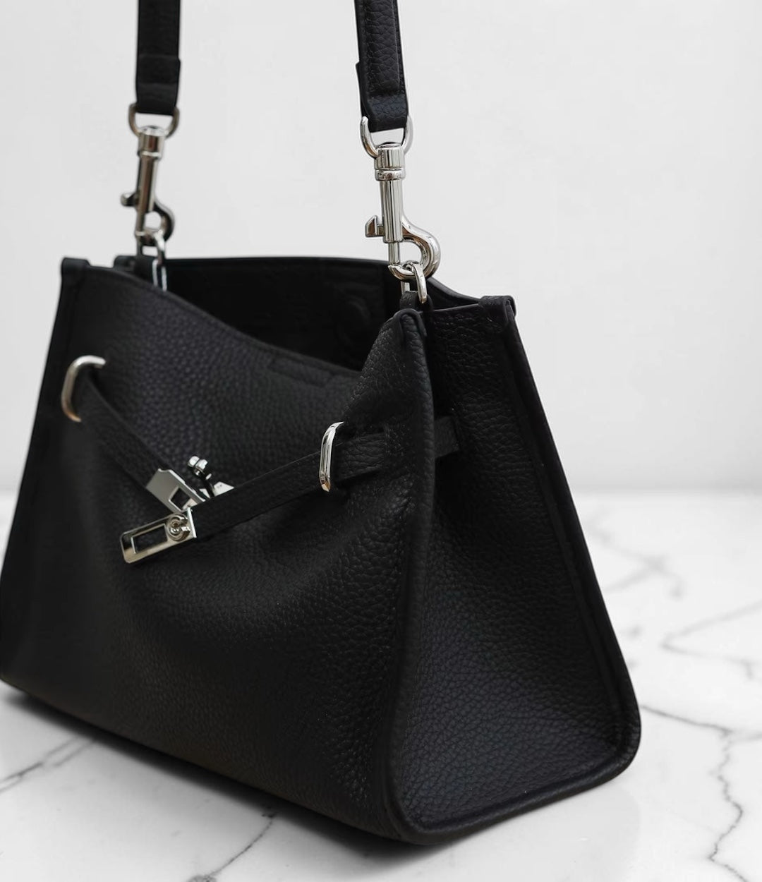 601牛革スクエアーFBショルダーバッグ