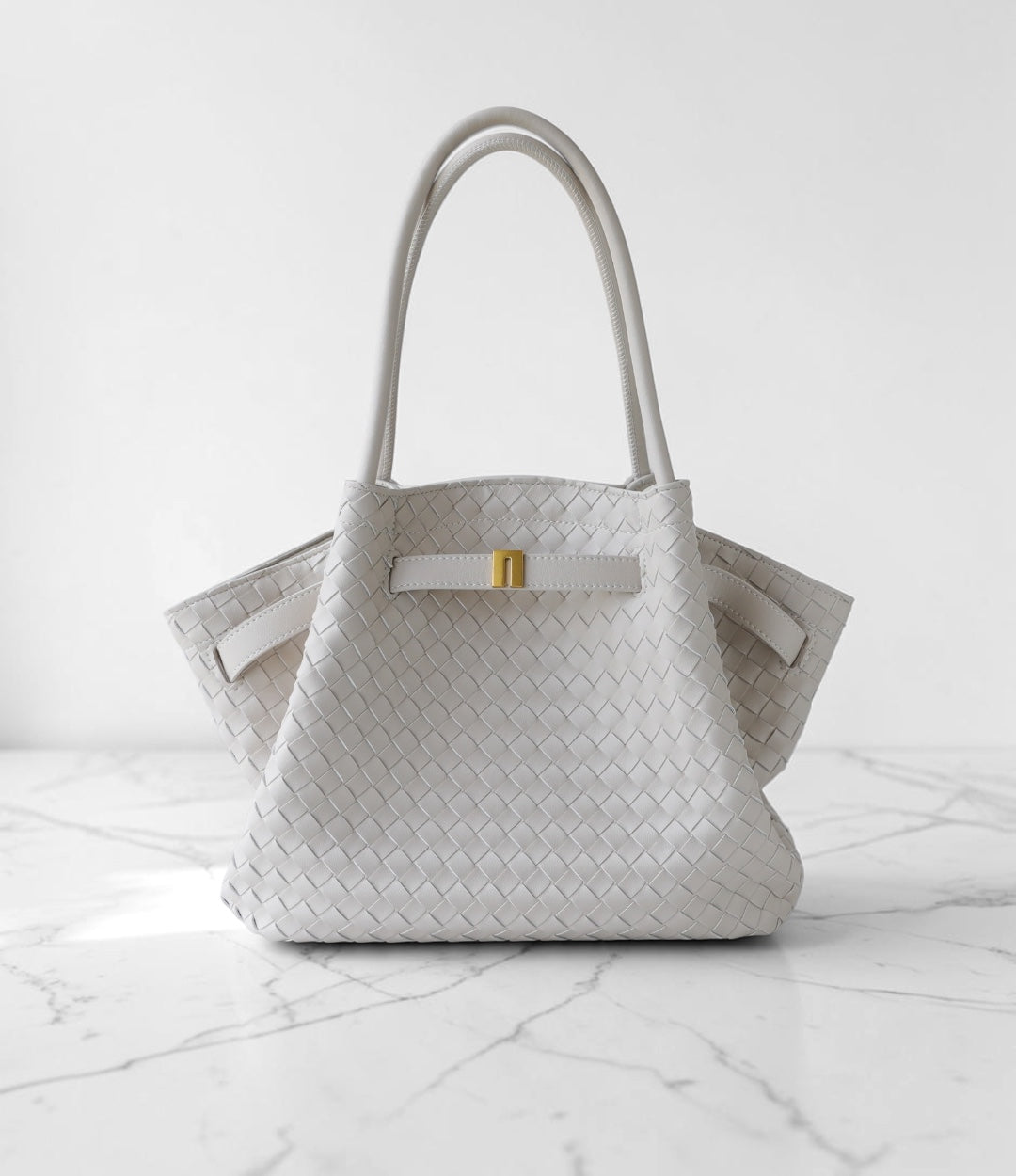 牛革編み込みFBバッグ WHITE / 正面 /　LUVILIA ｜ルビリア/ 上品に持てる2WAY本革トートバッグ