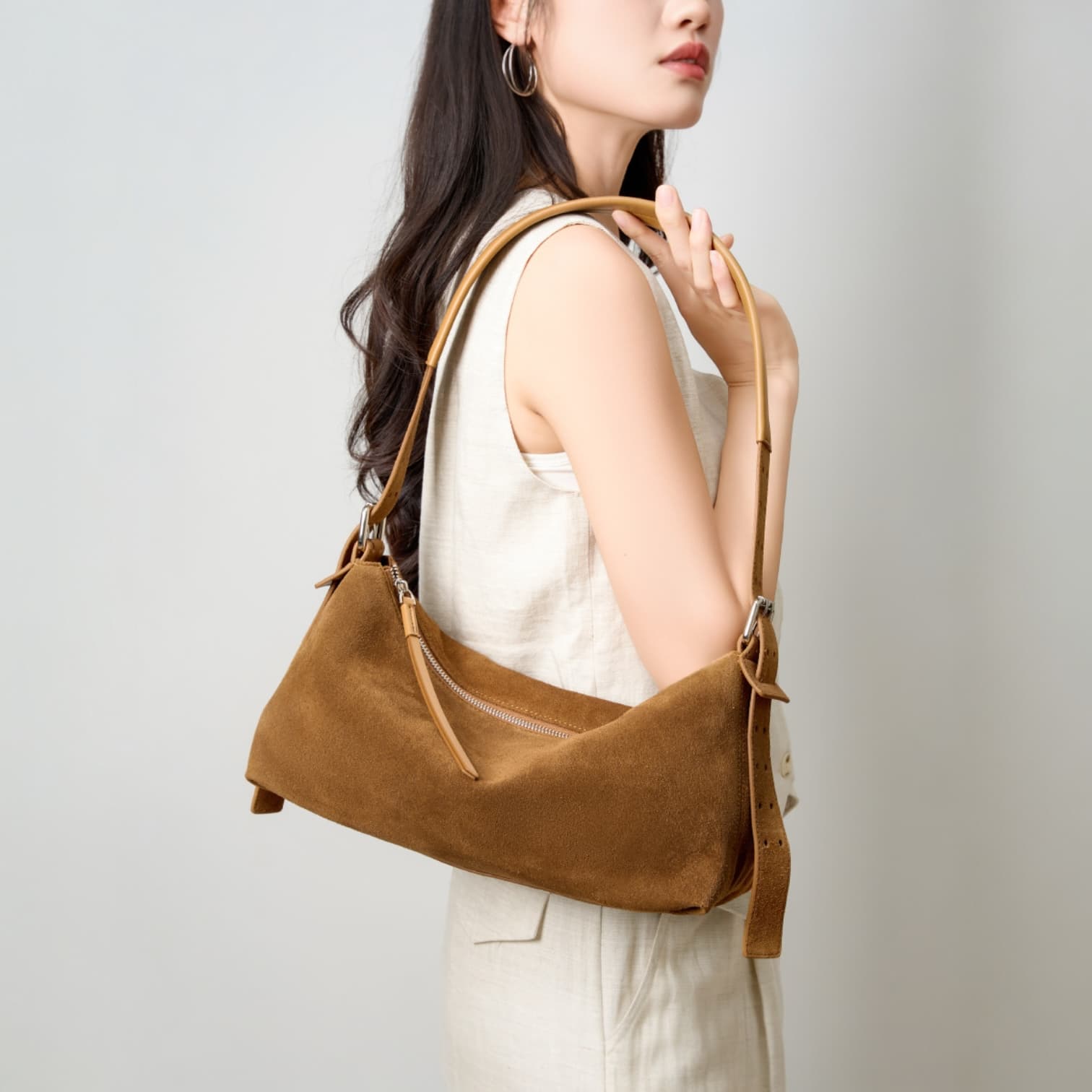 NOVIA 本革スエード　イタリア製　バッグ NOVIA 本革スエード イタリア製 バッグ NOVIA 本革スエード