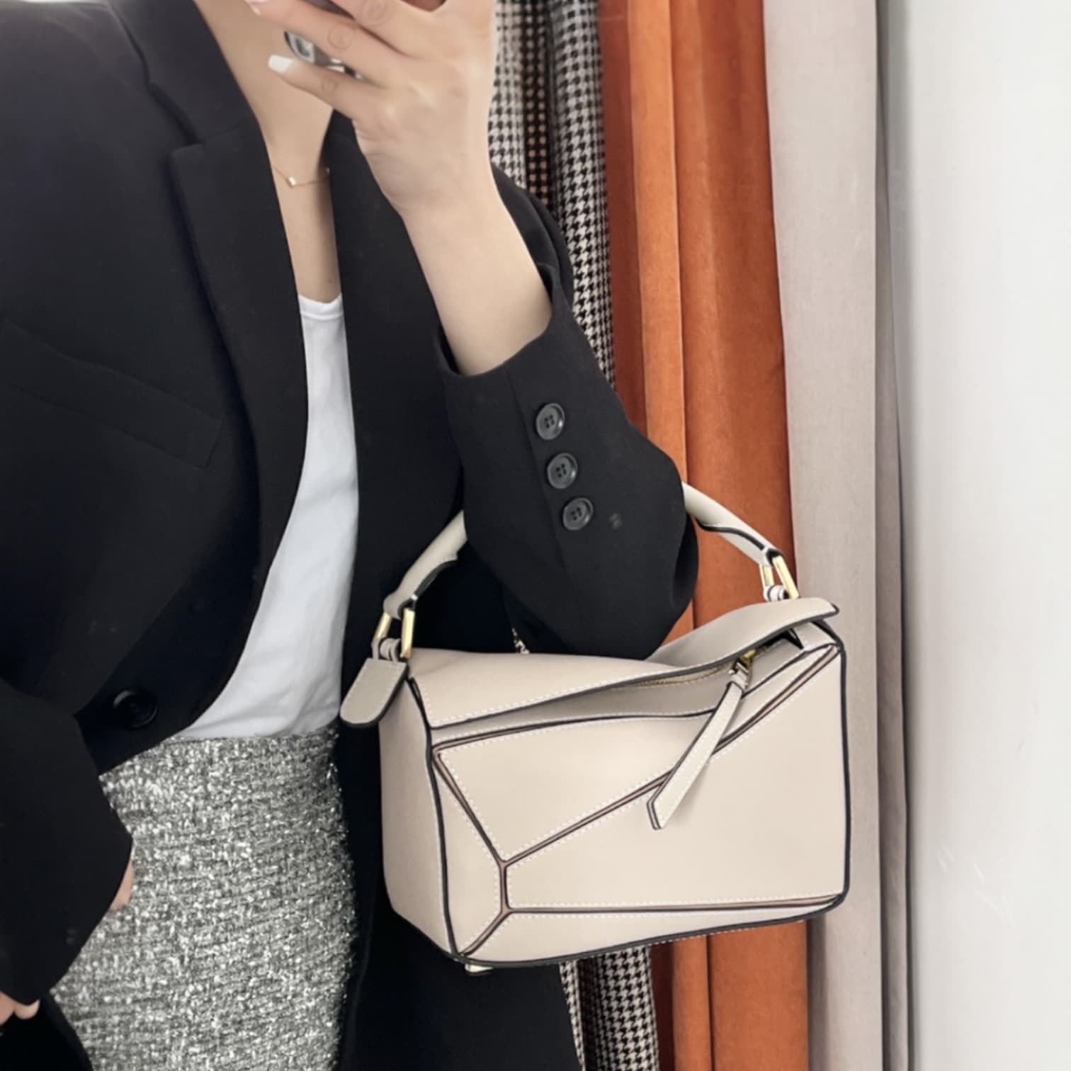 181 本革パズルバッグ ベージュ / 幾何学パズル風ステッチデザインで大人の余裕と遊び心を、ひとつのバッグに / ルビリア