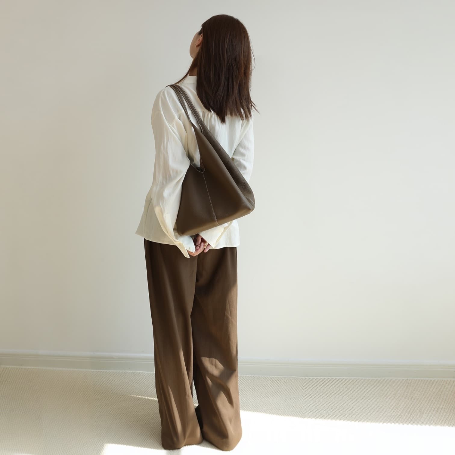 504 本革ショッパートートバッグ Mサイズ /ベージュ – 通勤にも使える上質トート ルビリア