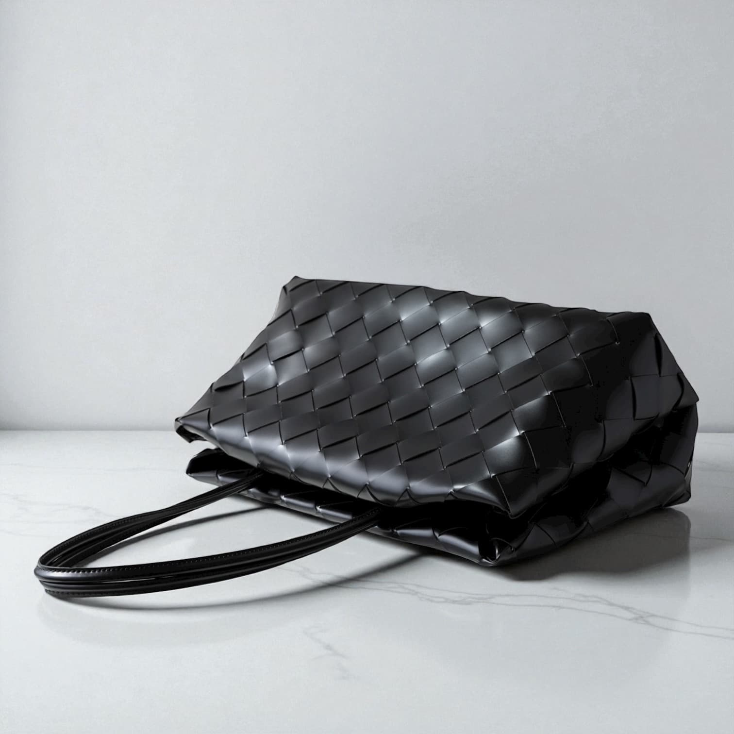 黒の編み込みトートバッグ 本革編み込みトートバッグ｜上質イントレチャート×A4対応｜即納・返品