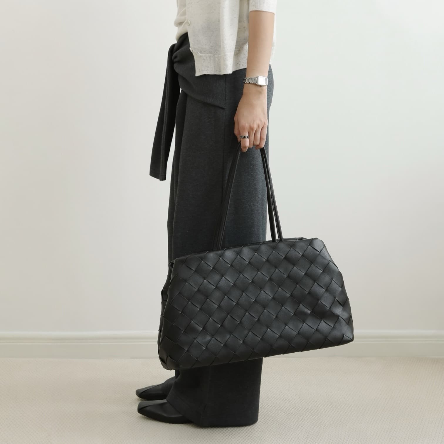 lv523 本革編み込みトートバッグ ブラック 通勤バッグ・A4対応 上品デザイン　ルビリア