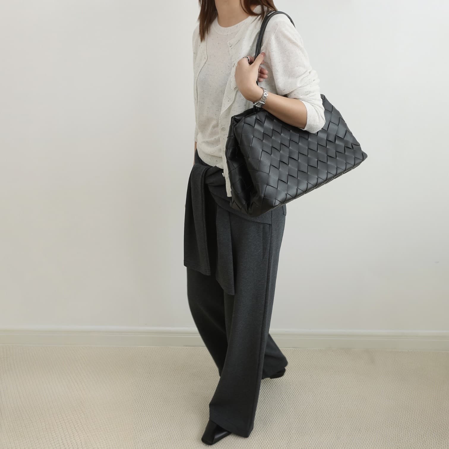 lv523 本革編み込みトートバッグ ブラック 通勤バッグ・A4対応 上品デザイン　ルビリア