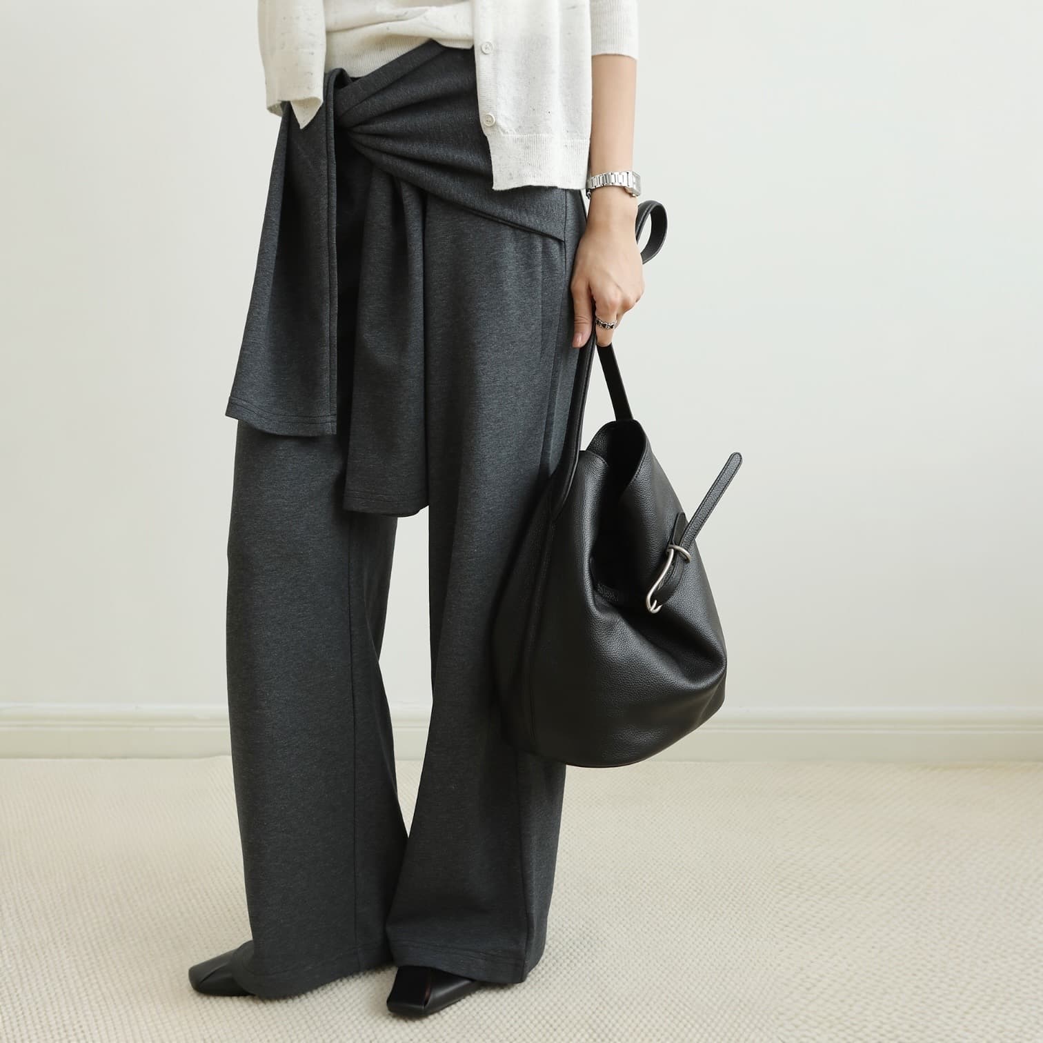 543 本革FBタックバケツバッグ BLACK  上品通勤バッグ　ルビリア