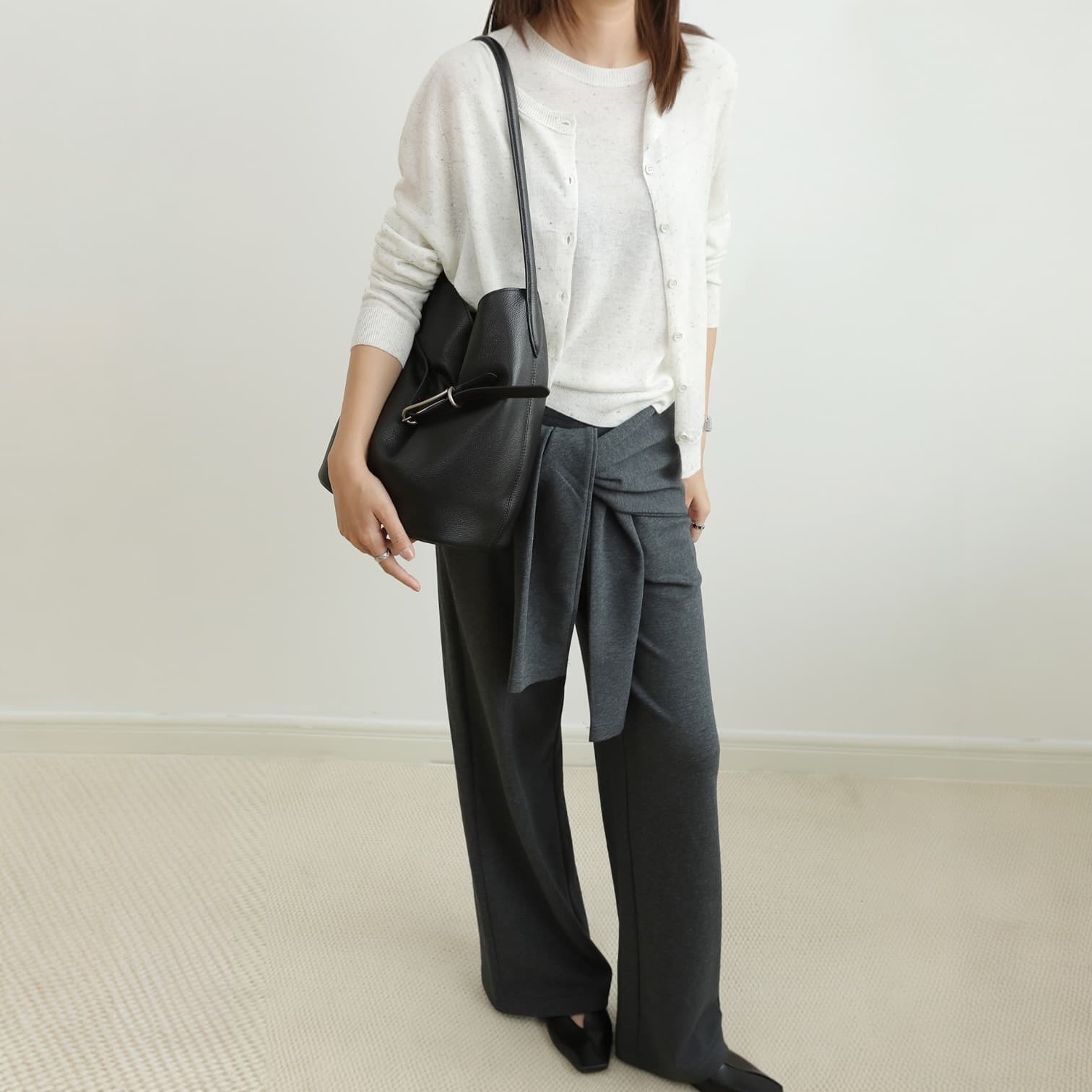 543 本革FBタックバケツバッグ BLACK  上品通勤バッグ　ルビリア