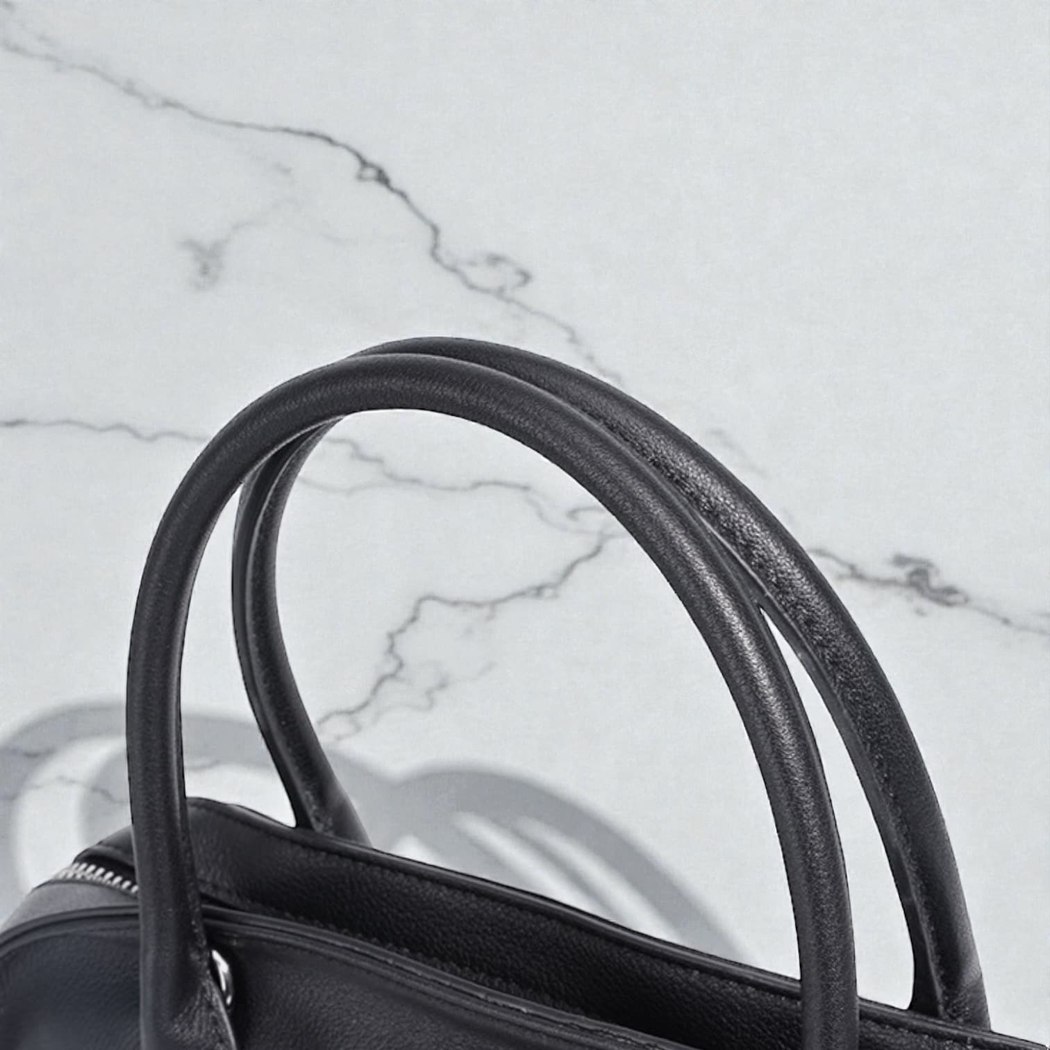 466 本革RZナチュラルバッグ ブラック A4対応 通勤バッグ　ルビリア