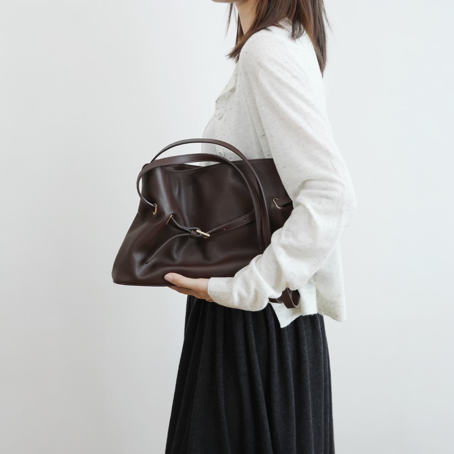 553 本革LHベルトバッグ ブラウン タブレット対応軽量ビジネスバッグ　ルビリア