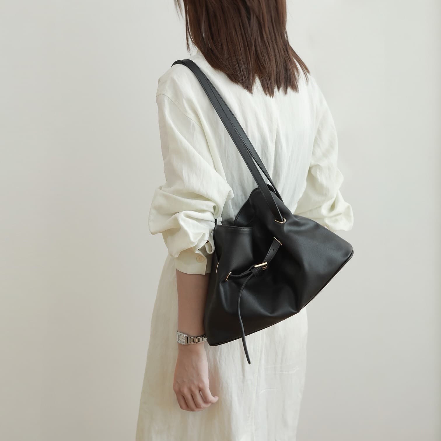 553 本革LHベルトバッグ ブラック タブレット対応軽量ビジネスバッグ　ルビリア