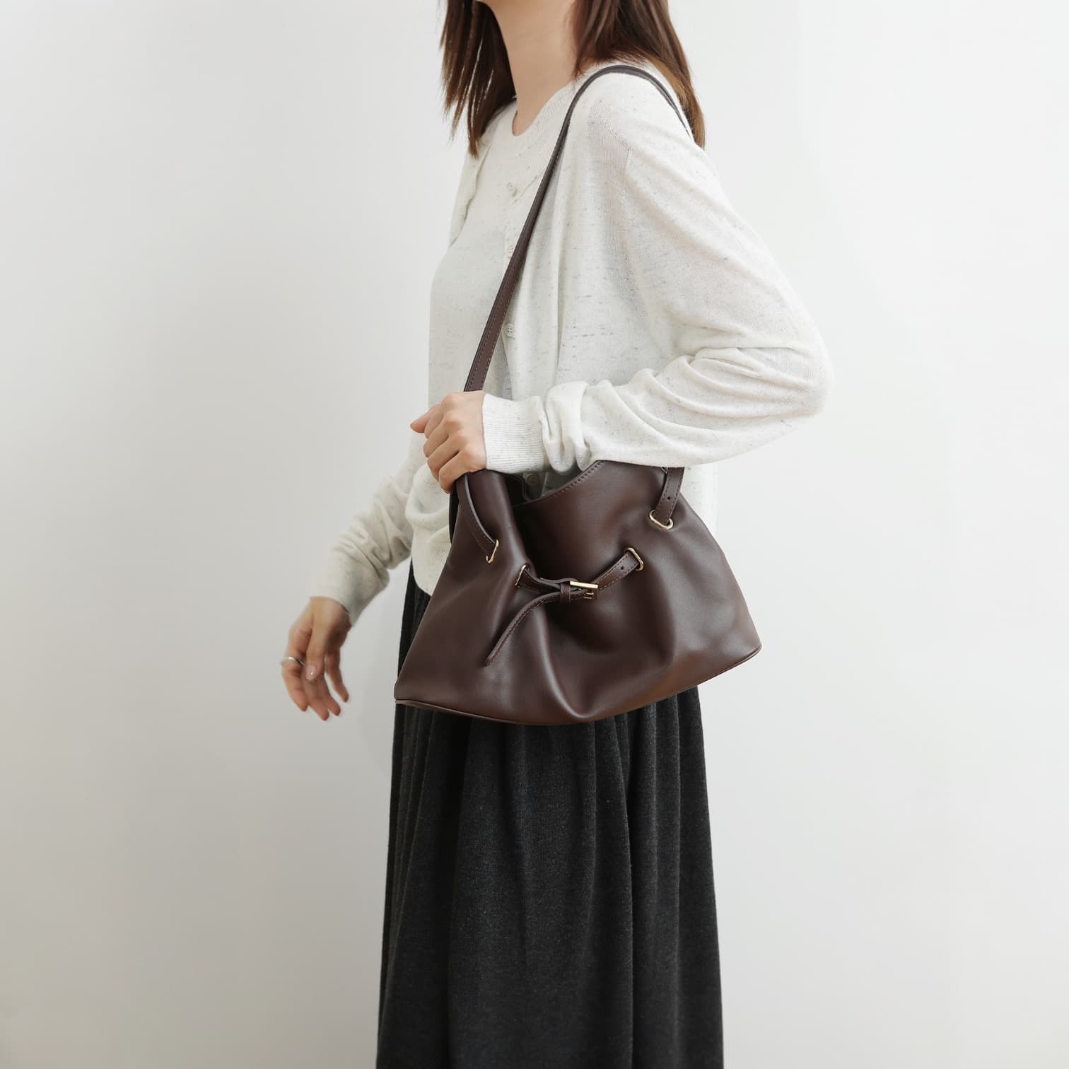 553 本革LHベルトバッグ ブラウン タブレット対応軽量ビジネスバッグ　ルビリア