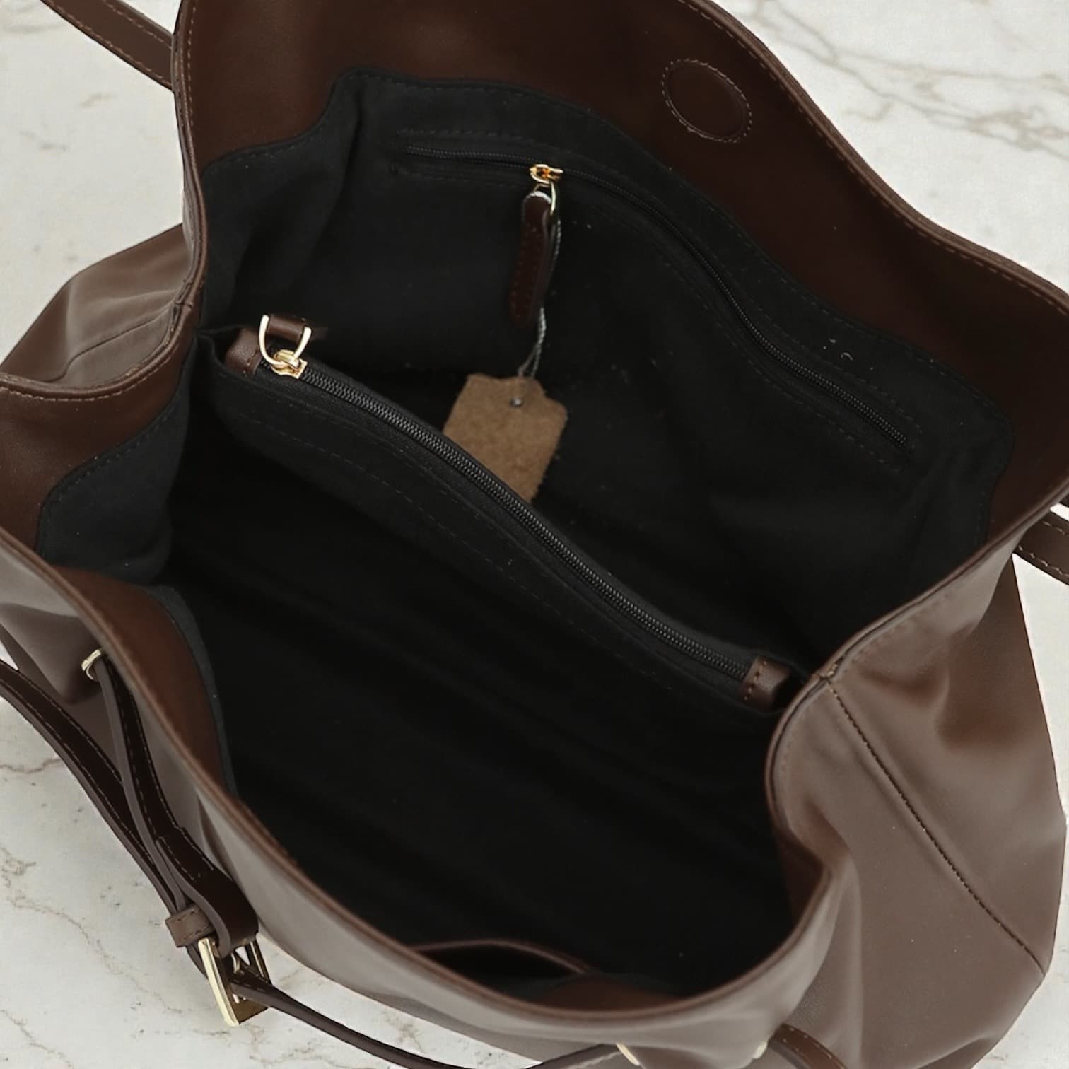 553 本革LHベルトバッグ ブラウン タブレット対応軽量ビジネスバッグ　ルビリア