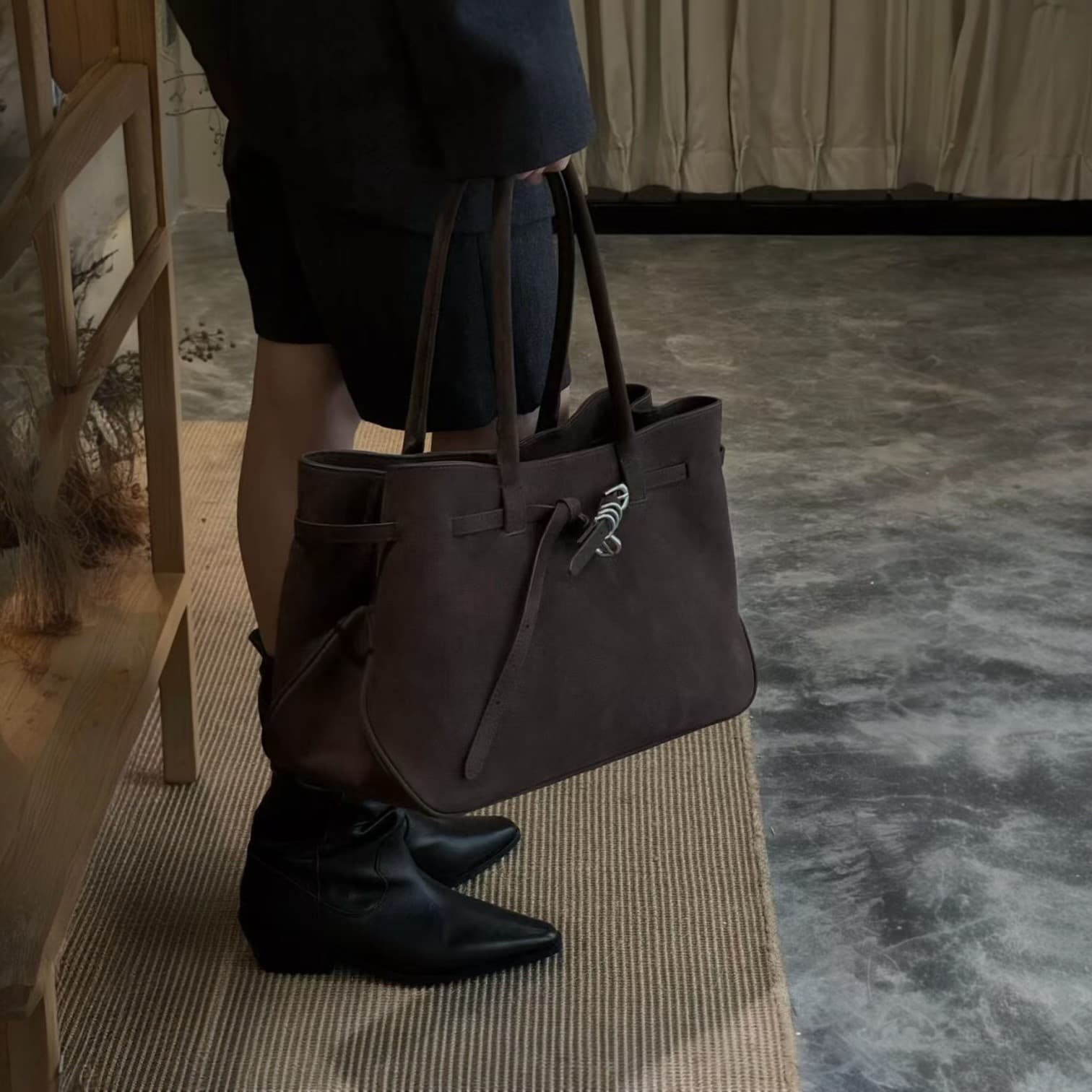 538 鹿革RBバッグ MOCHA｜A4収納・軽量0.5kg・上質ディアレザー　ルビリア