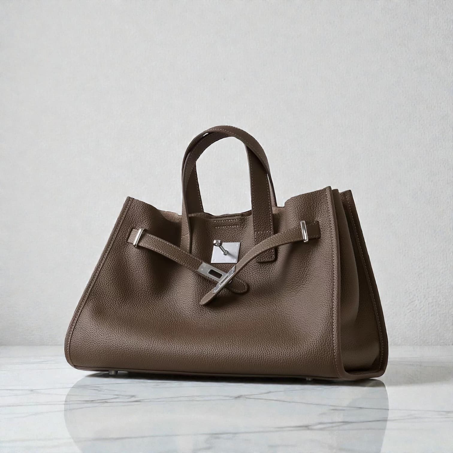 550 本革FBラージバッグ エトープ｜A4・PC対応の上質レザー通勤バッグ　ルビリア