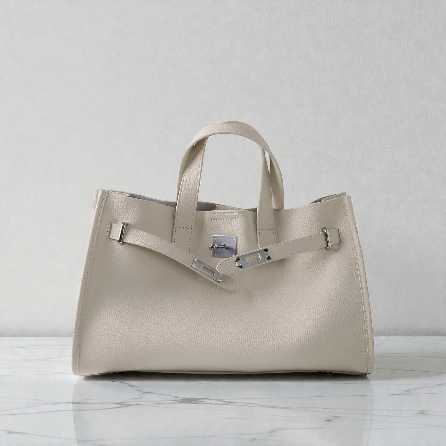 550 本革FBラージバッグ ホワイト｜A4・PC対応の上質レザー通勤バッグ　ルビリア