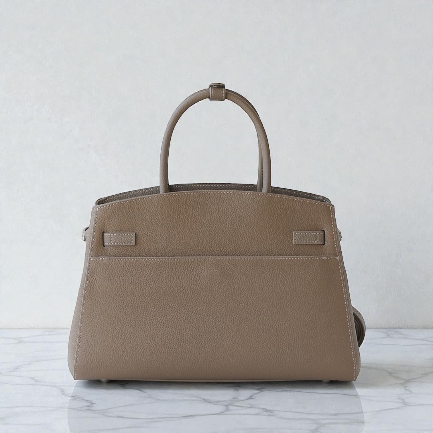 566 本革FBアーバンバッグ BEIGE｜セレモニーにも使える端正シルエットバッグ　ルビリア