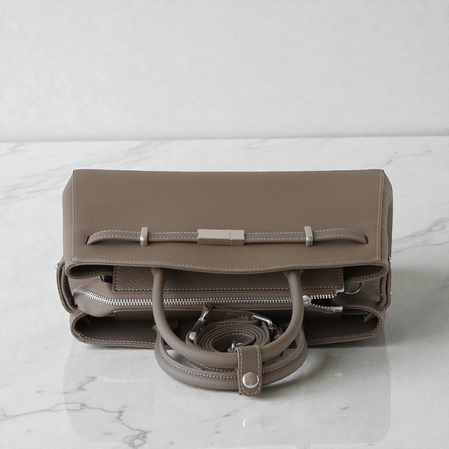566 本革FBアーバンバッグ BEIGE｜セレモニーにも使える端正シルエットバッグ　ルビリア