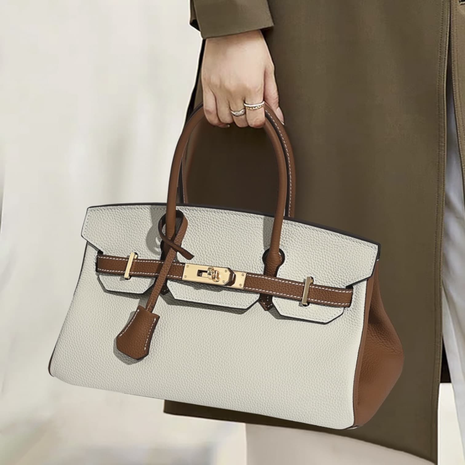 582 本革フロントベルトE&Wバッグ WHITE×BROWN ゴールド金具 通勤・セレモニー対応　ルビリア