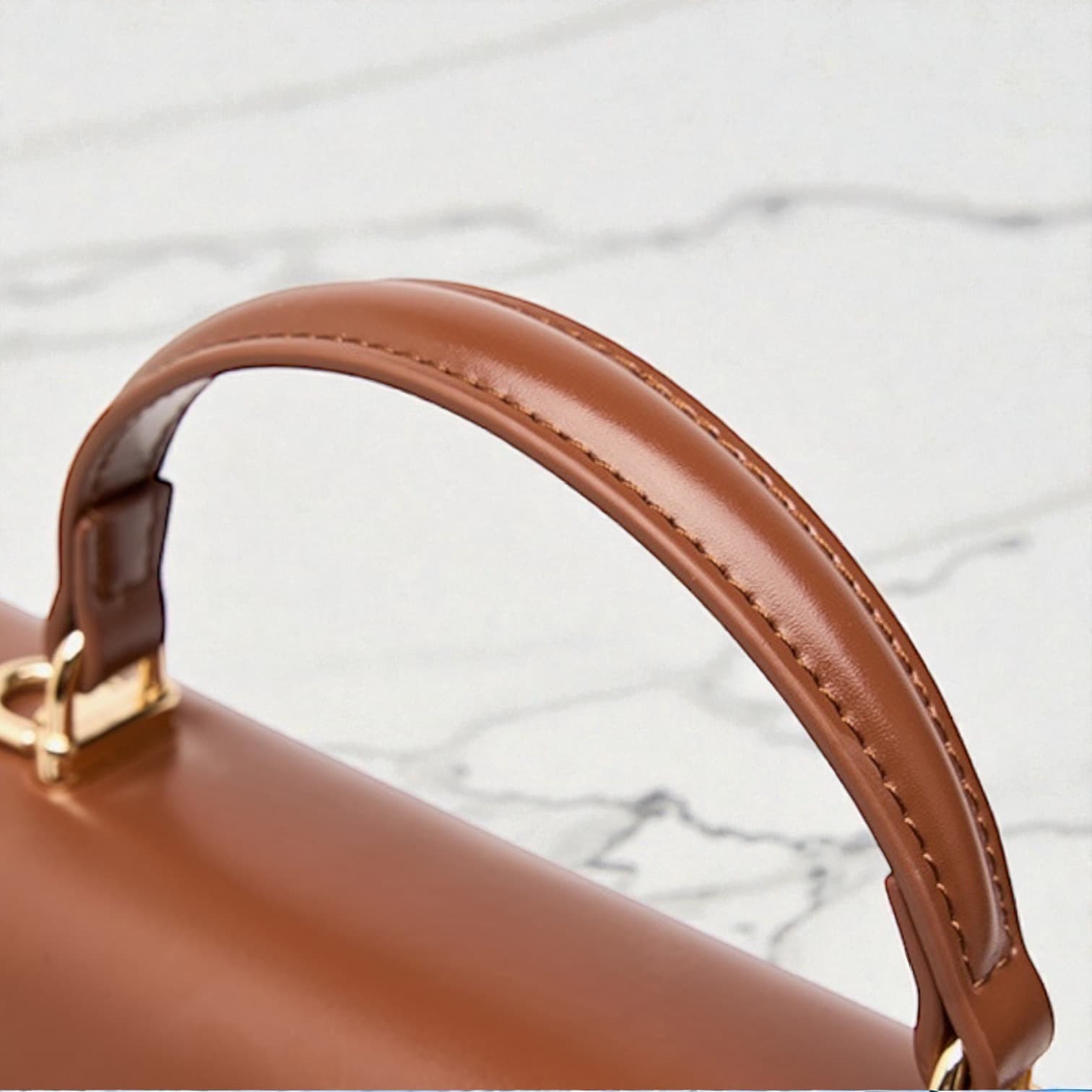 575 牛革クラシカルフラップバッグ BROWN｜セレモニーにも映える艶本革フラップ　ルビリア