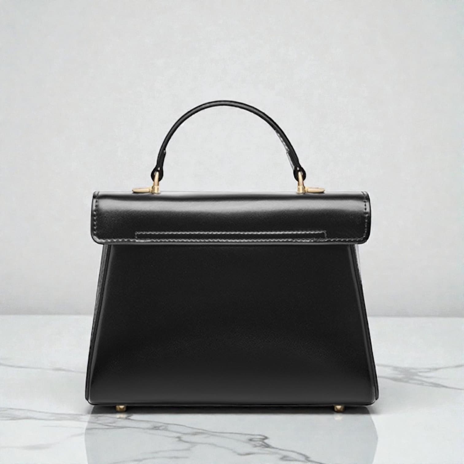 575 牛革クラシカルフラップバッグ BLACK｜セレモニーにも映える艶本革フラップ　ルビリア