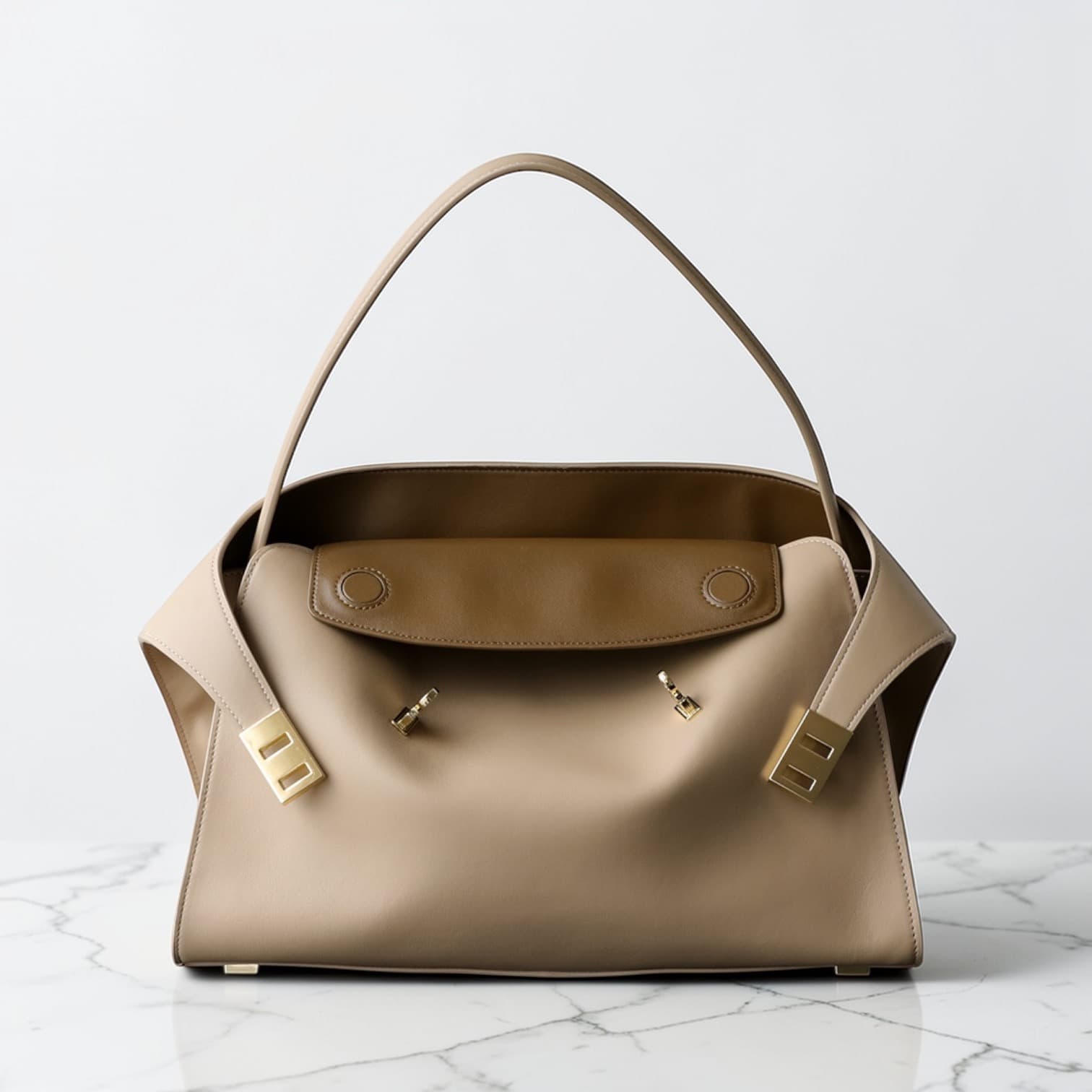 569 牛革TOPハンドルハグバッグ