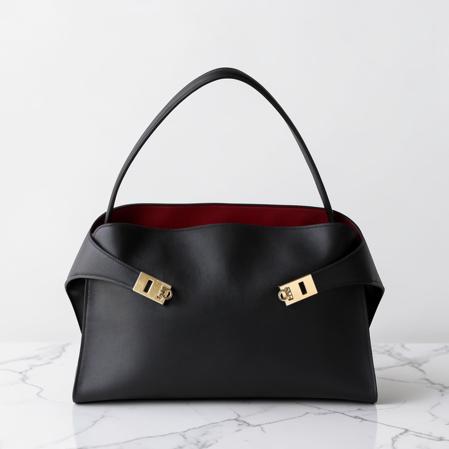 569 牛革TOPハンドルハグバッグ