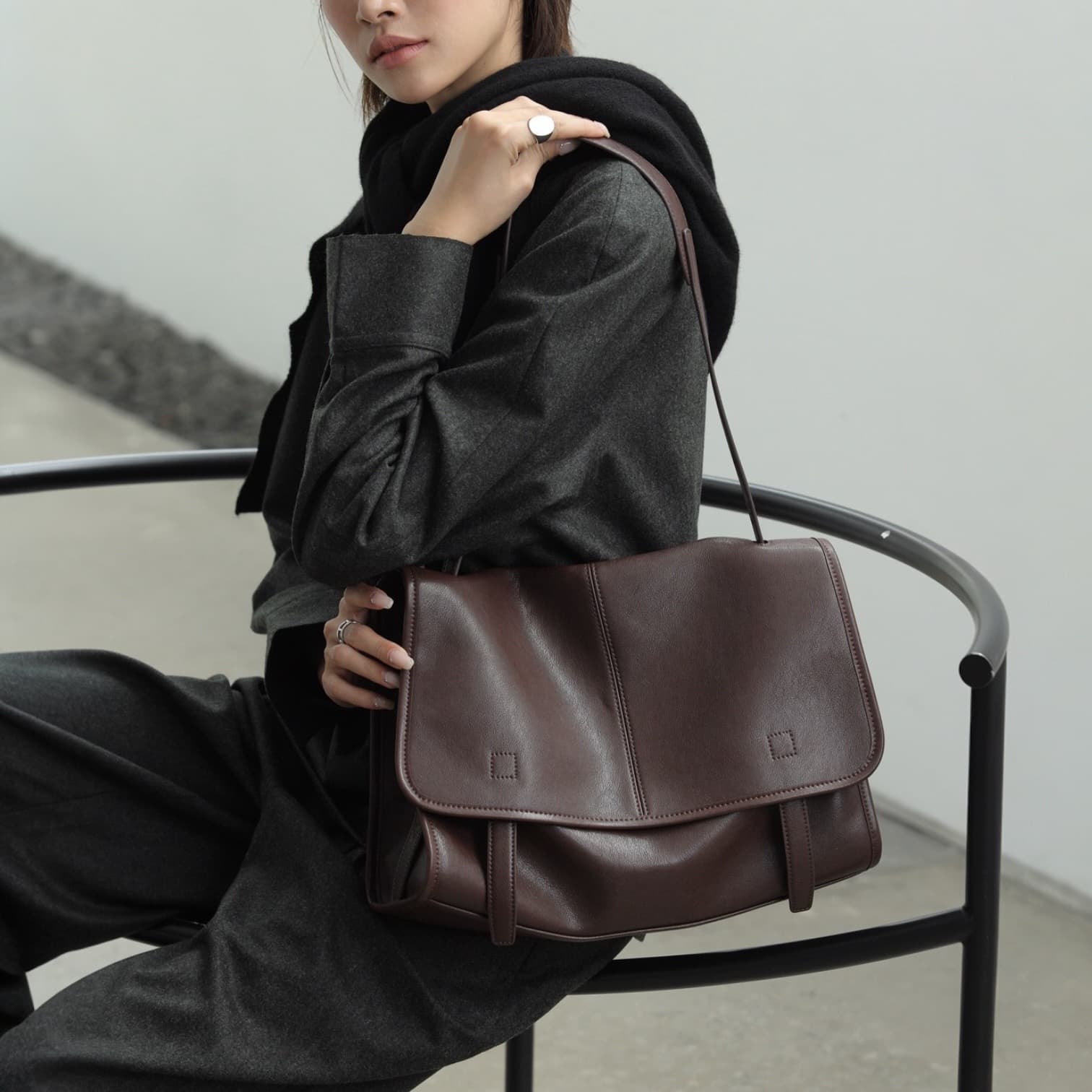 591 本革サッチェルバッグ D.BROWN 上質レザー大容量バッグ　通勤バッグ　ルビリア